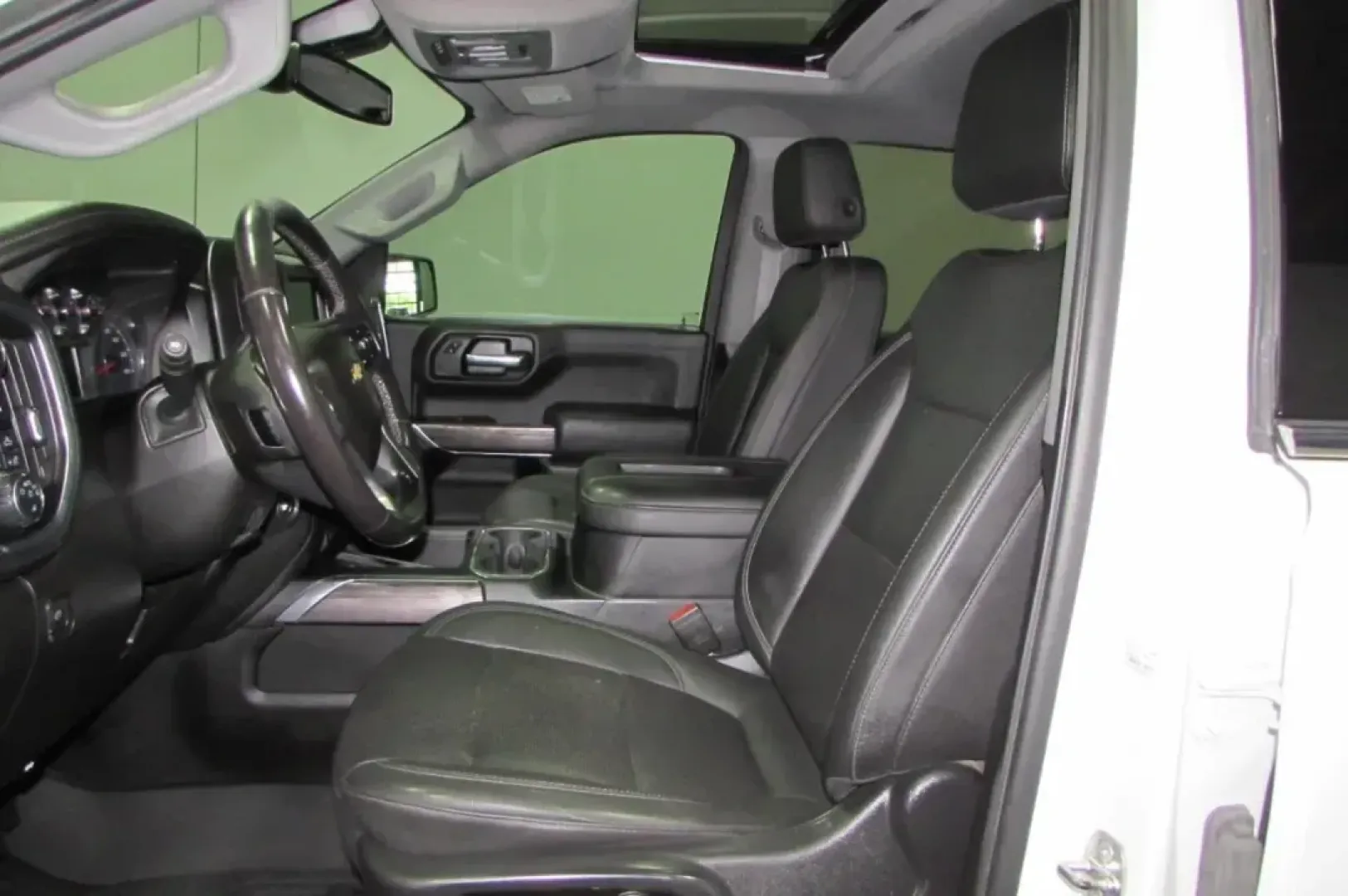 2021 /Gideon/Very Dark Atmosphere Le Chevrolet Silverado 1500 LTZ (1GCUYGEL6MZ) with an Other engine, located at 12836 Highway 21, De Soto, MO, 63020, (636) 337-7777, 38.151867, -90.575615 - **Discover the 2021 Chevrolet Silverado 1500 LTZ The Ultimate Truck for Your Adventurous Lifestyle!**<br /> <br /> If you're searching for an impressive blend of power, comfort, and cutting-edge technology, look no further than the 2021 Chevrolet Silverado 1500 LTZ available at Pettus Ford De Soto. - Photo#17