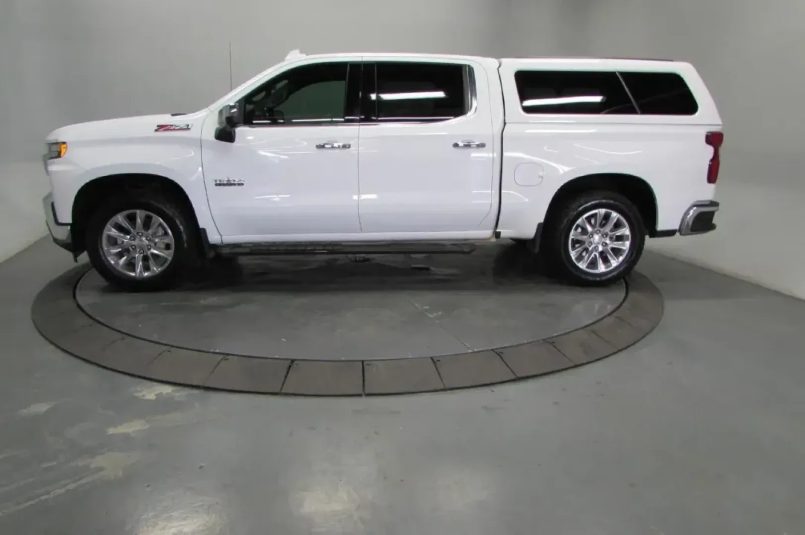 2021 /Gideon/Very Dark Atmosphere Le Chevrolet Silverado 1500 LTZ (1GCUYGEL6MZ) with an Other engine, located at 12836 Highway 21, De Soto, MO, 63020, (636) 337-7777, 38.151867, -90.575615 - **Discover the 2021 Chevrolet Silverado 1500 LTZ The Ultimate Truck for Your Adventurous Lifestyle!**<br /> <br /> If you're searching for an impressive blend of power, comfort, and cutting-edge technology, look no further than the 2021 Chevrolet Silverado 1500 LTZ available at Pettus Ford De Soto. - Photo#28