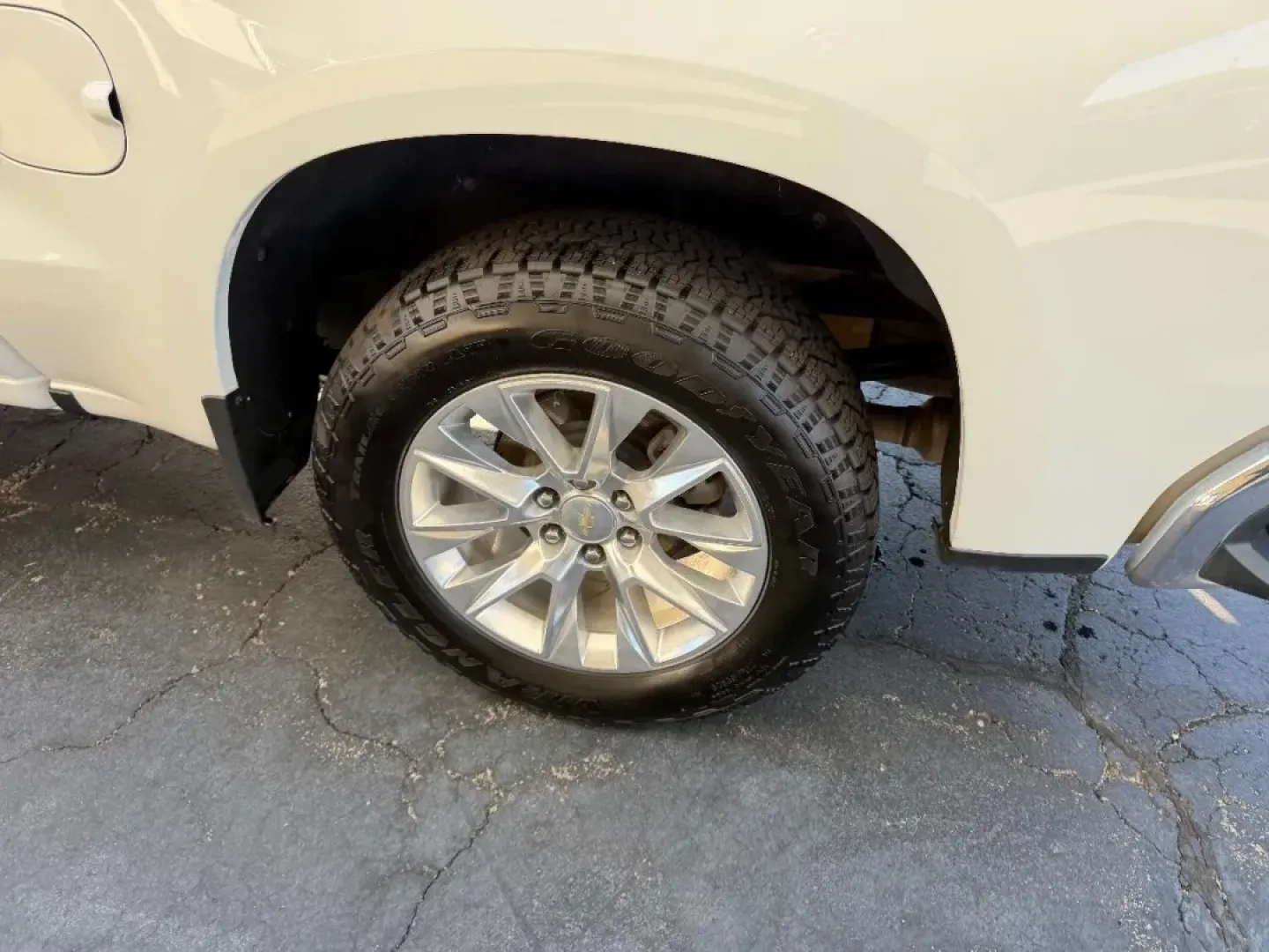 2021 /Jet Black Leather Chevrolet Silverado 1500 LTZ (1GCUYGEL6MZ) with an 6.2L engine, 6A transmission, located at 141 Commercial Dr, Fredericktown, MO, 63645, (573) 783-6432, 37.570087, -90.320648 - **Discover the 2021 Chevrolet Silverado 1500 LTZ The Ultimate Truck for Your Adventurous Lifestyle!**<br /> <br /> If you're searching for an impressive blend of power, comfort, and cutting-edge technology, look no further than the 2021 Chevrolet Silverado 1500 LTZ available at Pettus Ford De Soto. - Photo#5