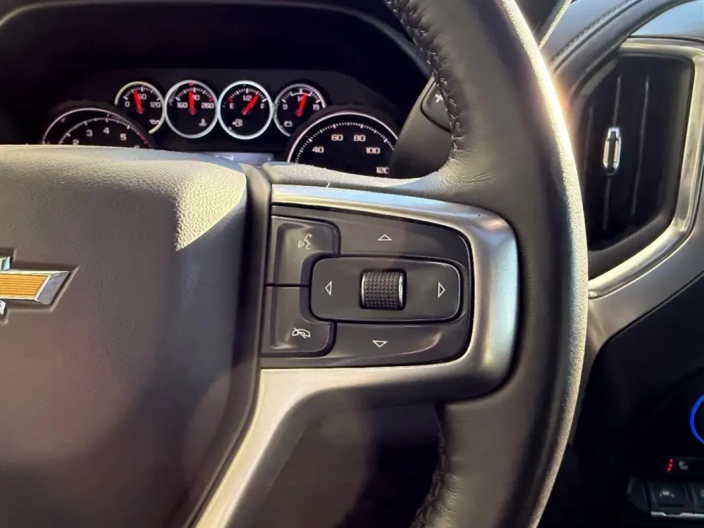 2021 /Jet Black Leather Chevrolet Silverado 1500 LTZ (1GCUYGEL6MZ) with an 6.2L engine, 6A transmission, located at 141 Commercial Dr, Fredericktown, MO, 63645, (573) 783-6432, 37.570087, -90.320648 - **Discover the 2021 Chevrolet Silverado 1500 LTZ The Ultimate Truck for Your Adventurous Lifestyle!**<br /> <br /> If you're searching for an impressive blend of power, comfort, and cutting-edge technology, look no further than the 2021 Chevrolet Silverado 1500 LTZ available at Pettus Ford De Soto. - Photo#13