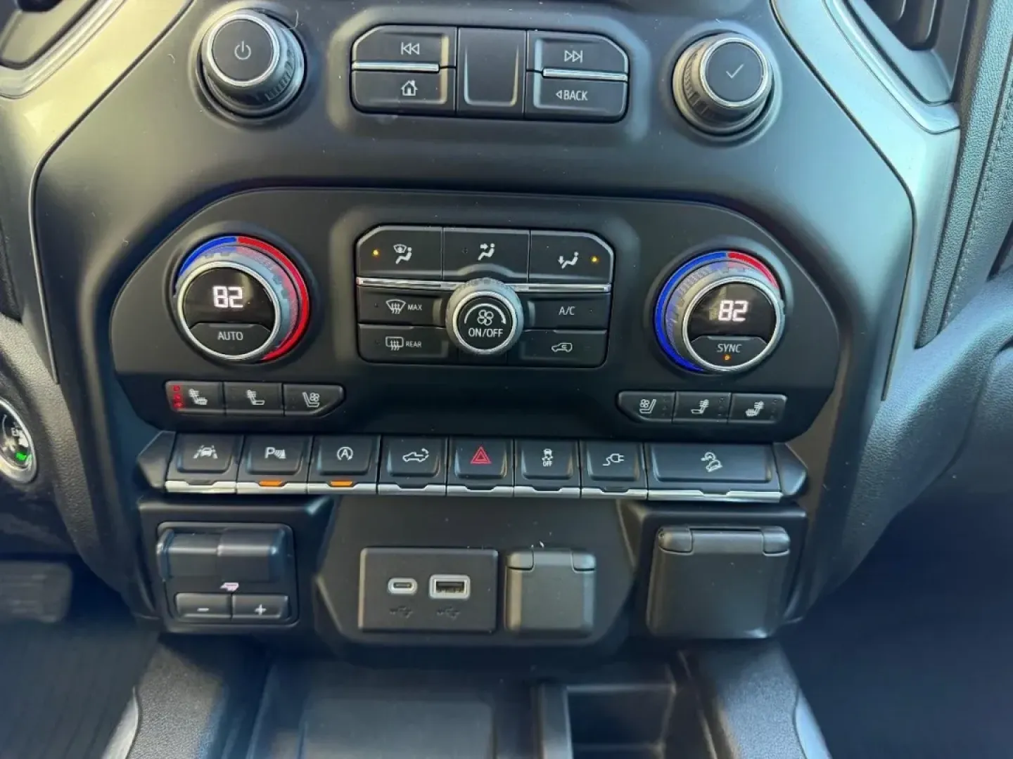 2021 /Jet Black Leather Chevrolet Silverado 1500 LTZ (1GCUYGEL6MZ) with an 6.2L engine, 6A transmission, located at 141 Commercial Dr, Fredericktown, MO, 63645, (573) 783-6432, 37.570087, -90.320648 - **Discover the 2021 Chevrolet Silverado 1500 LTZ The Ultimate Truck for Your Adventurous Lifestyle!**<br /> <br /> If you're searching for an impressive blend of power, comfort, and cutting-edge technology, look no further than the 2021 Chevrolet Silverado 1500 LTZ available at Pettus Ford De Soto. - Photo#15