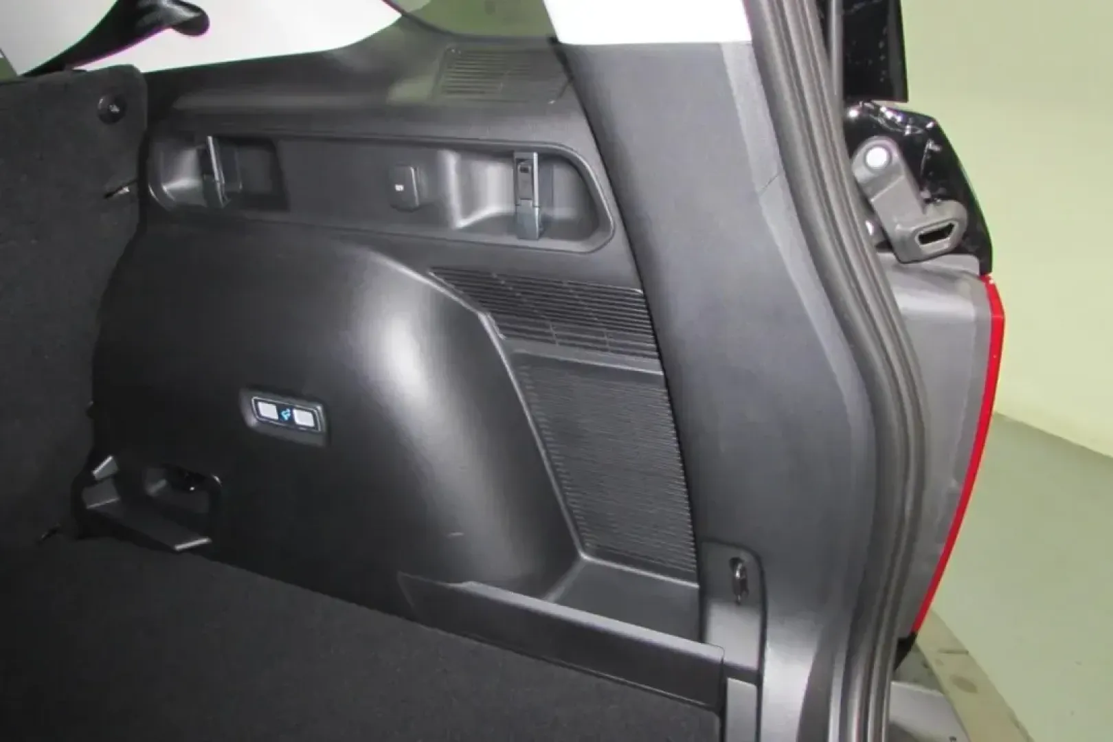 2025 /Ebony Cloth Ford Bronco Sport Big Bend (3FMCR9BN5SR) with an 1.5L EcoBoost engine, Automatic transmission, located at 12836 Highway 21, De Soto, MO, 63020, (636) 337-7777, 38.151867, -90.575615 - Adventure awaits with the 2025 Ford Bronco Sport Big Bend, a versatile SUV designed for those who crave both excitement and practicality in their daily life. Whether you're navigating the bustling streets of De Soto, MO, or tackling weekend road trips to local attractions like the scenic Huzzah Cons - Photo#57