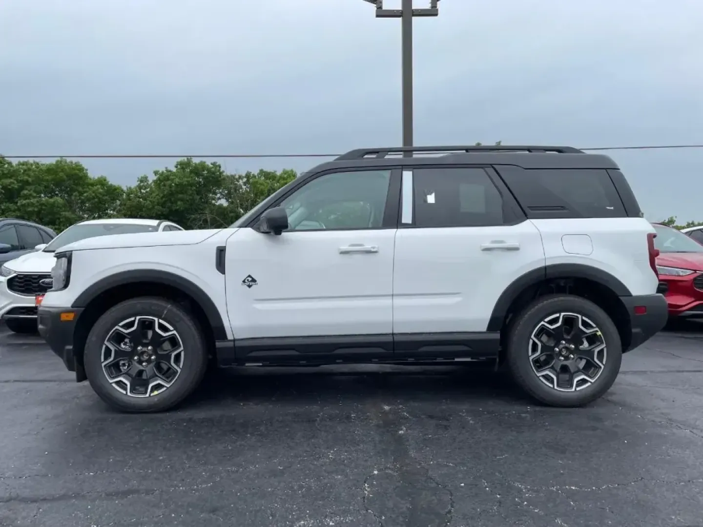 2025 /Platinum Blue Leather Ford Bronco Sport Outer Banks (3FMCR9CN6SR) with an 1.5L EcoBoost engine, Automatic transmission, located at 12836 Highway 21, De Soto, MO, 63020, (636) 337-7777, 38.151867, -90.575615 - Explore the great outdoors and take your adventures to new heights with the stunning 2025 Ford Bronco Sport, available now at Pettus Ford De Soto. Nestled in De Soto, MO, our dealership specializes in providing quality used vehicles that cater to your adventurous spirit and daily commuting needs ali - Photo#1