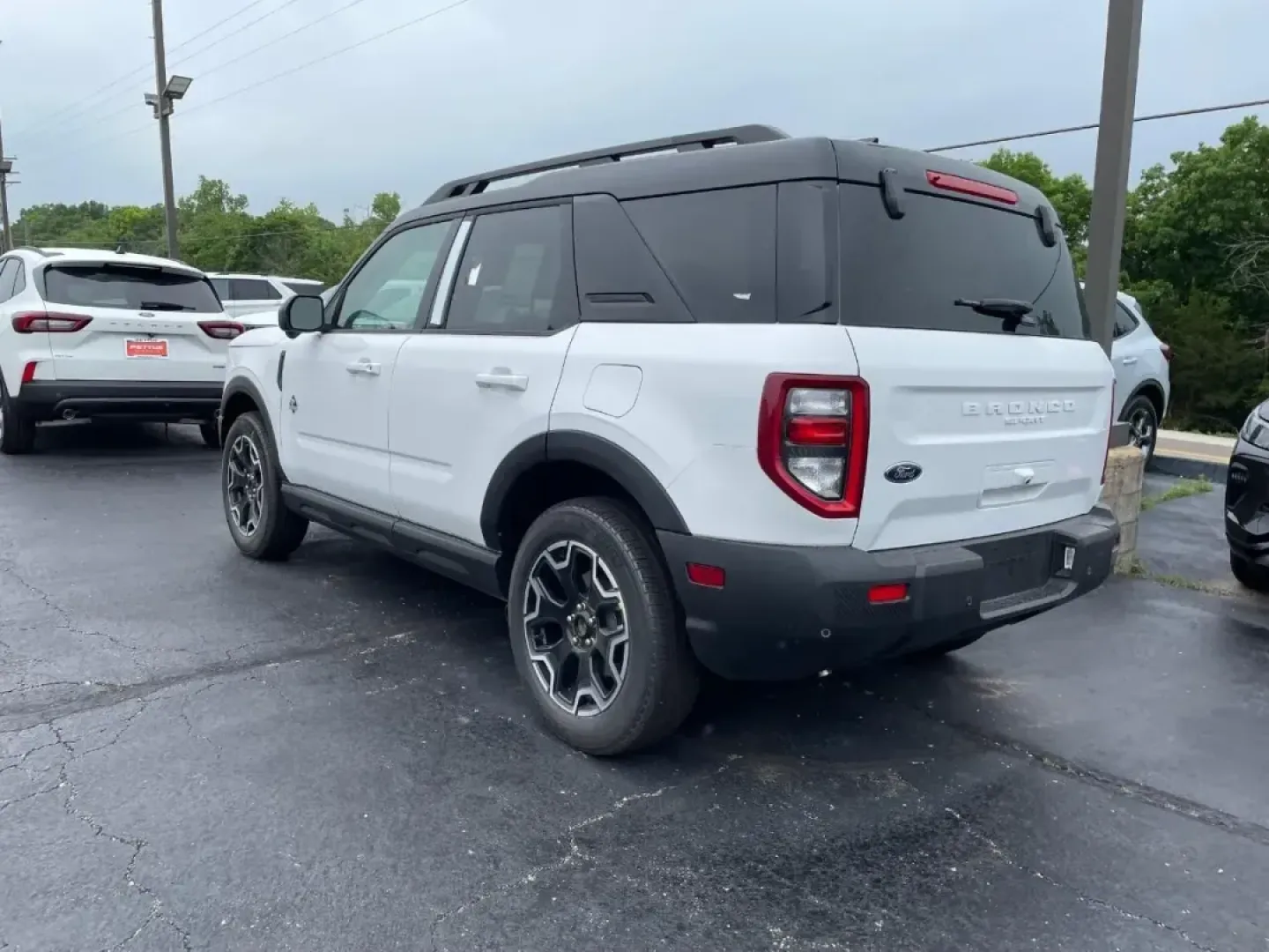 2025 /Platinum Blue Leather Ford Bronco Sport Outer Banks (3FMCR9CN6SR) with an 1.5L EcoBoost engine, Automatic transmission, located at 12836 Highway 21, De Soto, MO, 63020, (636) 337-7777, 38.151867, -90.575615 - Explore the great outdoors and take your adventures to new heights with the stunning 2025 Ford Bronco Sport, available now at Pettus Ford De Soto. Nestled in De Soto, MO, our dealership specializes in providing quality used vehicles that cater to your adventurous spirit and daily commuting needs ali - Photo#32