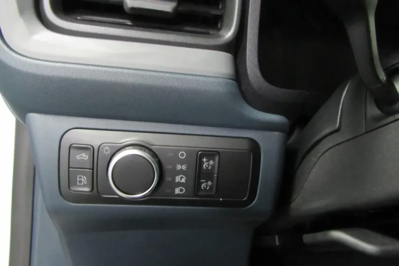 2025 /Black Onyx/Dark Slate Cloth Ford Maverick XL (3FTTW8A33SR) with an 2.5L Hybrid engine, Automatic transmission, located at 12836 Highway 21, De Soto, MO, 63020, (636) 337-7777, 38.151867, -90.575615 - NEW 2025 Ford Maverick XL from Pettus Ford De Soto, De Soto MO. - Photo#14