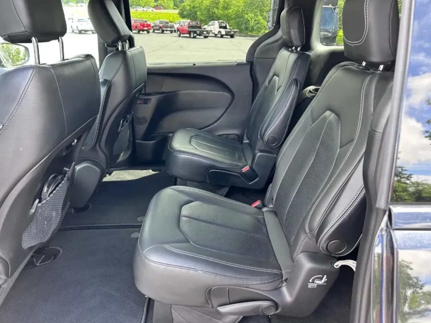 2021 /Black Leather Chrysler Pacifica Touring L (2C4RC1BG0MR) with an 3.6L V6 24V VVT UPG I engine, Automatic transmission, located at 970 Woodlawn Dr., Farmington, MO, 63640, (573) 431-7800, 37.825642, -90.468674 - USED 2021 Chrysler Pacifica Touring L from Pettus CDJR Farmington, Farmington MO. - Photo#10
