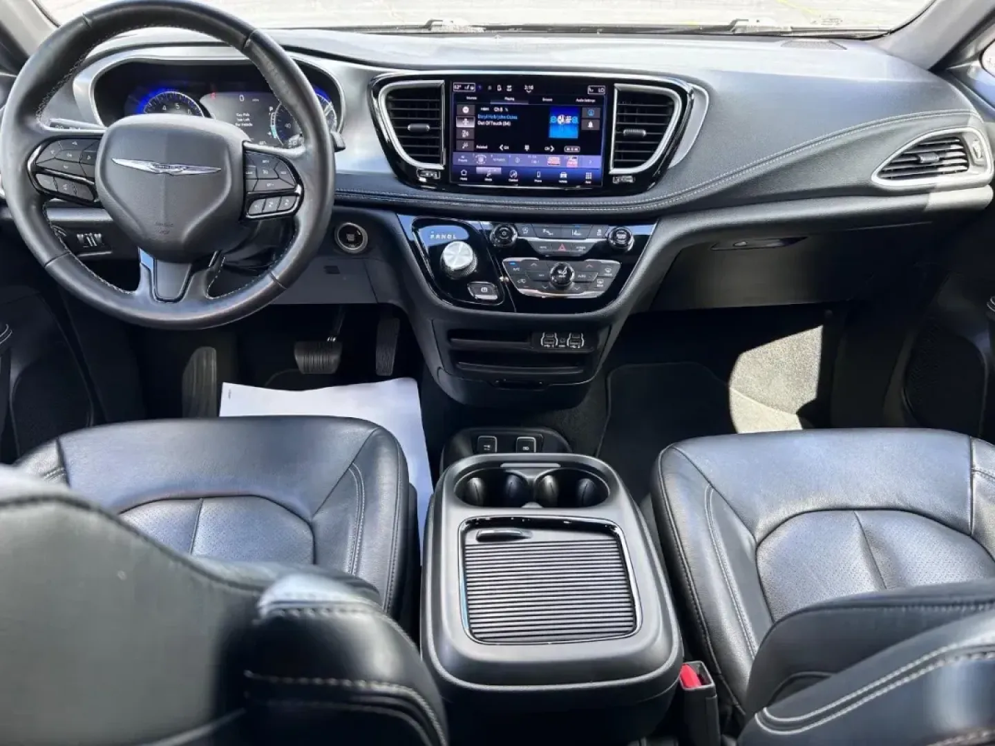 2021 /Black Leather Chrysler Pacifica Touring L (2C4RC1BG0MR) with an 3.6L V6 24V VVT UPG I engine, Automatic transmission, located at 970 Woodlawn Dr., Farmington, MO, 63640, (573) 431-7800, 37.825642, -90.468674 - USED 2021 Chrysler Pacifica Touring L from Pettus CDJR Farmington, Farmington MO. - Photo#13