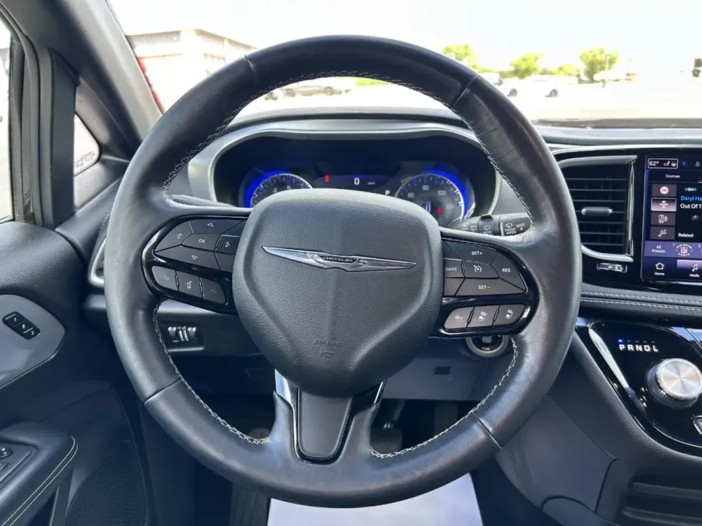 2021 /Black Leather Chrysler Pacifica Touring L (2C4RC1BG0MR) with an 3.6L V6 24V VVT UPG I engine, Automatic transmission, located at 970 Woodlawn Dr., Farmington, MO, 63640, (573) 431-7800, 37.825642, -90.468674 - USED 2021 Chrysler Pacifica Touring L from Pettus CDJR Farmington, Farmington MO. - Photo#14