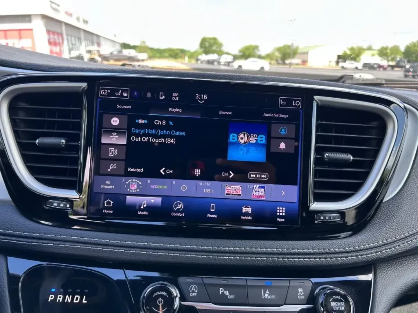 2021 /Black Leather Chrysler Pacifica Touring L (2C4RC1BG0MR) with an 3.6L V6 24V VVT UPG I engine, Automatic transmission, located at 970 Woodlawn Dr., Farmington, MO, 63640, (573) 431-7800, 37.825642, -90.468674 - USED 2021 Chrysler Pacifica Touring L from Pettus CDJR Farmington, Farmington MO. - Photo#17