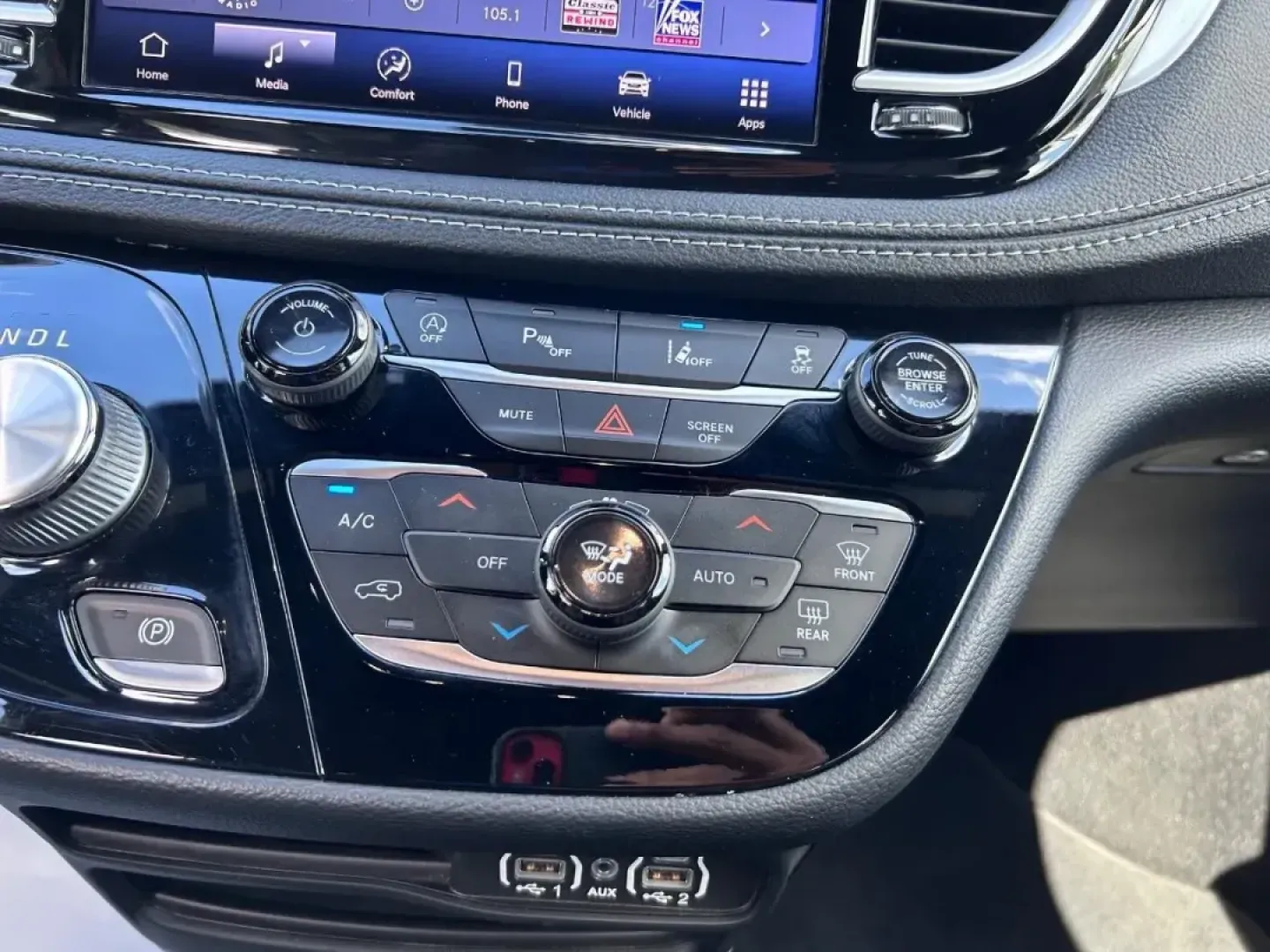 2021 /Black Leather Chrysler Pacifica Touring L (2C4RC1BG0MR) with an 3.6L V6 24V VVT UPG I engine, Automatic transmission, located at 970 Woodlawn Dr., Farmington, MO, 63640, (573) 431-7800, 37.825642, -90.468674 - USED 2021 Chrysler Pacifica Touring L from Pettus CDJR Farmington, Farmington MO. - Photo#18