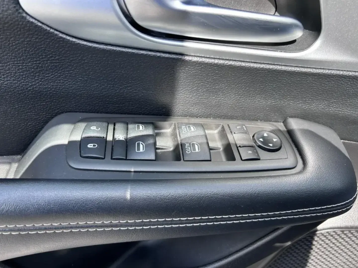 2021 /Black Leather Chrysler Pacifica Touring L (2C4RC1BG0MR) with an 3.6L V6 24V VVT UPG I engine, Automatic transmission, located at 970 Woodlawn Dr., Farmington, MO, 63640, (573) 431-7800, 37.825642, -90.468674 - USED 2021 Chrysler Pacifica Touring L from Pettus CDJR Farmington, Farmington MO. - Photo#21