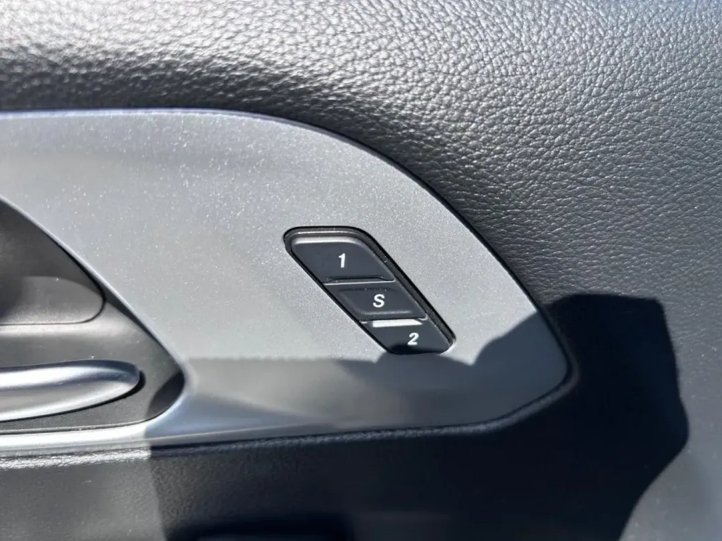 2021 /Black Leather Chrysler Pacifica Touring L (2C4RC1BG0MR) with an 3.6L V6 24V VVT UPG I engine, Automatic transmission, located at 970 Woodlawn Dr., Farmington, MO, 63640, (573) 431-7800, 37.825642, -90.468674 - USED 2021 Chrysler Pacifica Touring L from Pettus CDJR Farmington, Farmington MO. - Photo#22