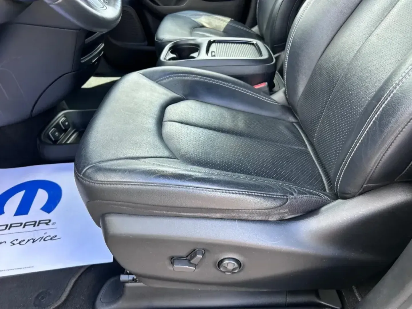 2021 /Black Leather Chrysler Pacifica Touring L (2C4RC1BG0MR) with an 3.6L V6 24V VVT UPG I engine, Automatic transmission, located at 970 Woodlawn Dr., Farmington, MO, 63640, (573) 431-7800, 37.825642, -90.468674 - USED 2021 Chrysler Pacifica Touring L from Pettus CDJR Farmington, Farmington MO. - Photo#23