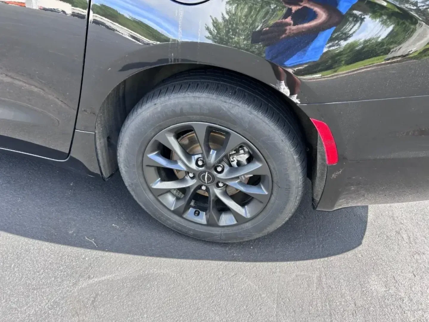 2021 /Black Leather Chrysler Pacifica Touring L (2C4RC1BG0MR) with an 3.6L V6 24V VVT UPG I engine, Automatic transmission, located at 970 Woodlawn Dr., Farmington, MO, 63640, (573) 431-7800, 37.825642, -90.468674 - USED 2021 Chrysler Pacifica Touring L from Pettus CDJR Farmington, Farmington MO. - Photo#6