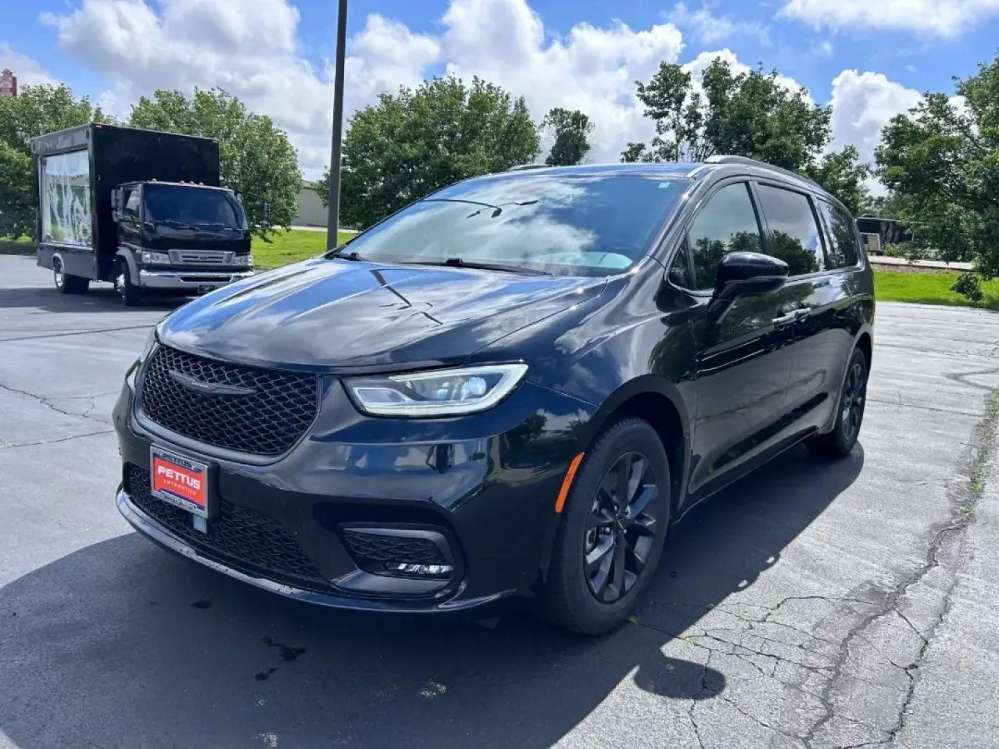 2021 /Black Leather Chrysler Pacifica Touring L (2C4RC1BG0MR) with an 3.6L V6 24V VVT UPG I engine, Automatic transmission, located at 970 Woodlawn Dr., Farmington, MO, 63640, (573) 431-7800, 37.825642, -90.468674 - USED 2021 Chrysler Pacifica Touring L from Pettus CDJR Farmington, Farmington MO. - Photo#7