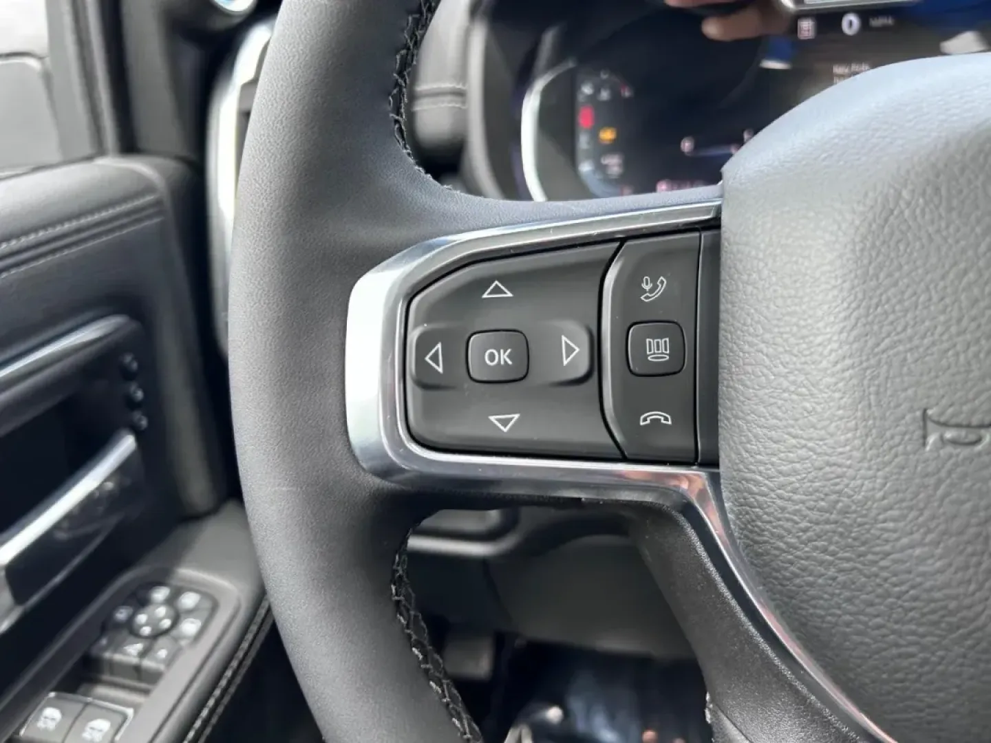 2025 /Black Leather Ram 2500 Laramie (3C63R5FL1SG) with an Straight 6 Turbocharged Diesel engine, located at 970 Woodlawn Dr., Farmington, MO, 63640, (573) 431-7800, 37.825642, -90.468674 - ### Unleash Adventure with the 2025 Ram 2500 Laramie at Pettus CDJR Farmington<br /> <br /> Are you ready to tackle the open road, explore off-the-beaten-path destinations, or take on heavy-duty work with confidence? This 2025 Ram 2500 Laramie is the perfect blend of performance, luxury, and practic - Photo#12