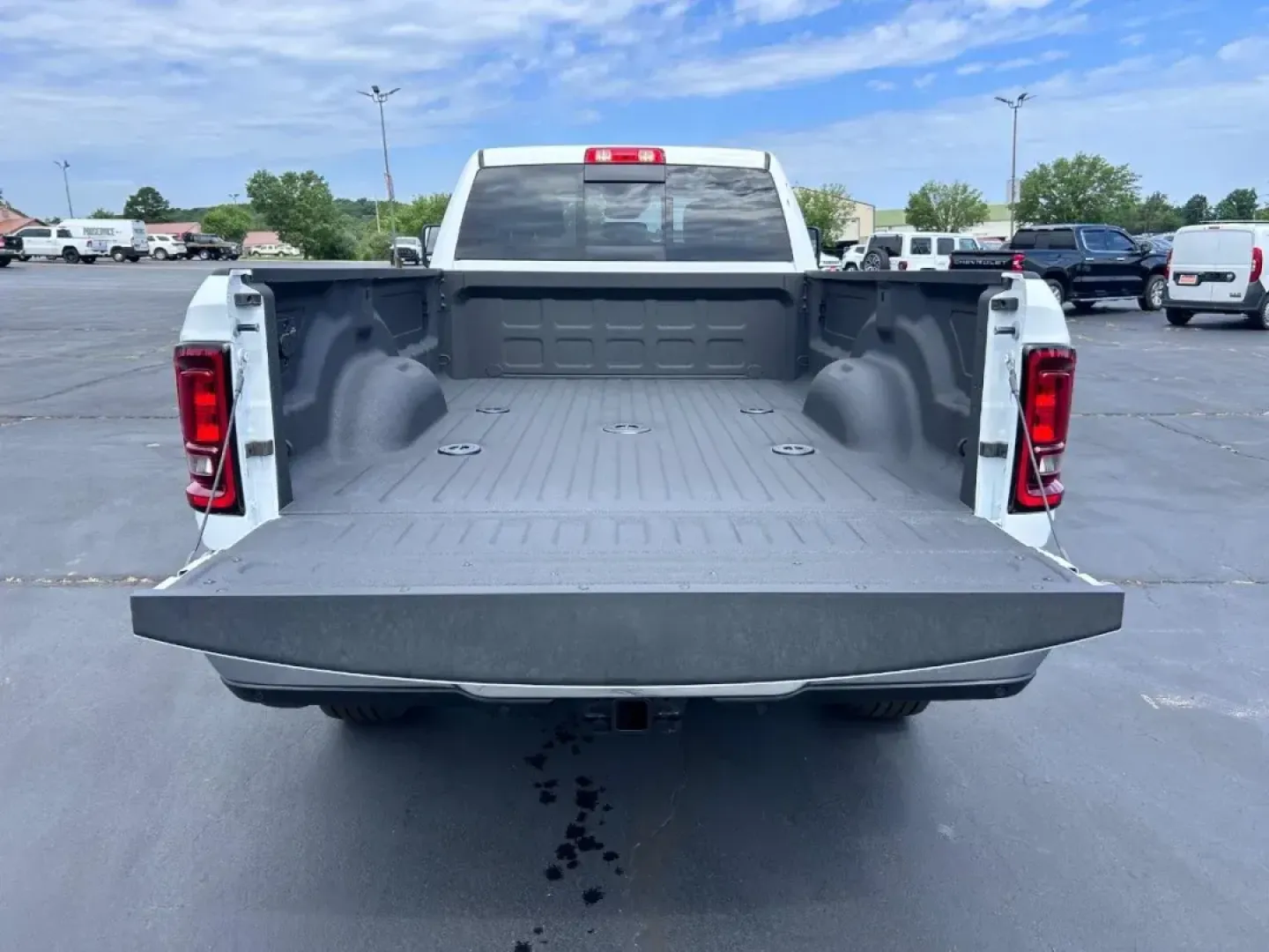 2025 /Diesel Gray/Black Cloth Ram 2500 Tradesman (3C6UR5HJXSG) with an 6.4L V8 HEMI HD engine, located at 970 Woodlawn Dr., Farmington, MO, 63640, (573) 431-7800, 37.825642, -90.468674 - **Conquer Every Terrain with the 2025 Ram 2500 Tradesman-Perfect for Adventurers and Daily Drivers Alike!**<br /> <br /> If you're searching for a powerhouse that seamlessly blends rugged capability with modern convenience, look no further than this striking 2025 Ram 2500 Tradesman, now available at - Photo#4