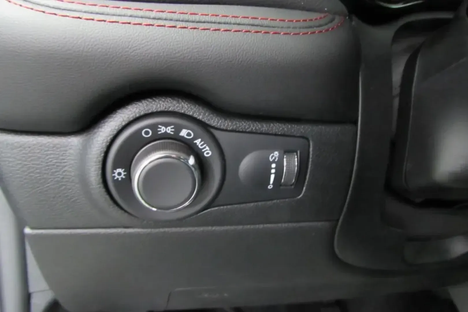 2025 /Red/Black/Ebony Leather Dodge Durango R/T Plus (1C4SDJCT4SC) with an Other engine, Automatic transmission, located at 12830 Highway 21, De Soto, MO, 63020, (636) 337-7777, 38.153099, -90.573624 - Looking for the ideal SUV that blends style, comfort, and versatility? Look no further than the stunning 2025 Dodge Durango R/T Plus, available now at Pettus CDJR DeSoto. Located conveniently at 12830 Highway 21, De Soto, MO 63020, our OEM dealership specializes in providing quality used vehicles th - Photo#13