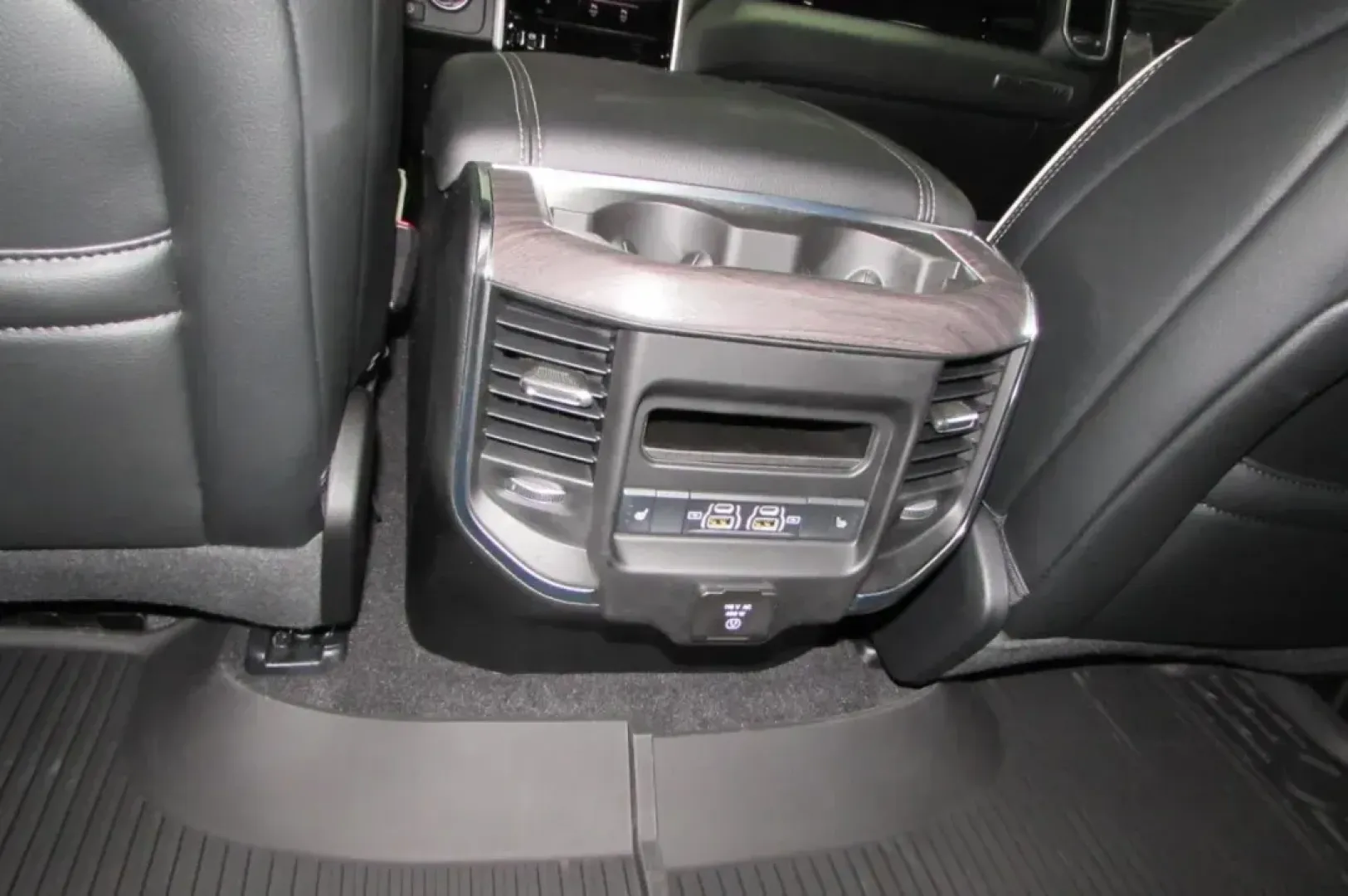 2025 /Black Leather Trimmed Ram 1500 Laramie (1C6SRFJP6SN) with an Other engine, Automatic transmission, located at 12830 Highway 21, De Soto, MO, 63020, (636) 337-7777, 38.153099, -90.573624 - NEW 2025 Ram 1500 Laramie from Pettus Chrysler Dodge Jeep Ram De Soto, De Soto MO. - Photo#30