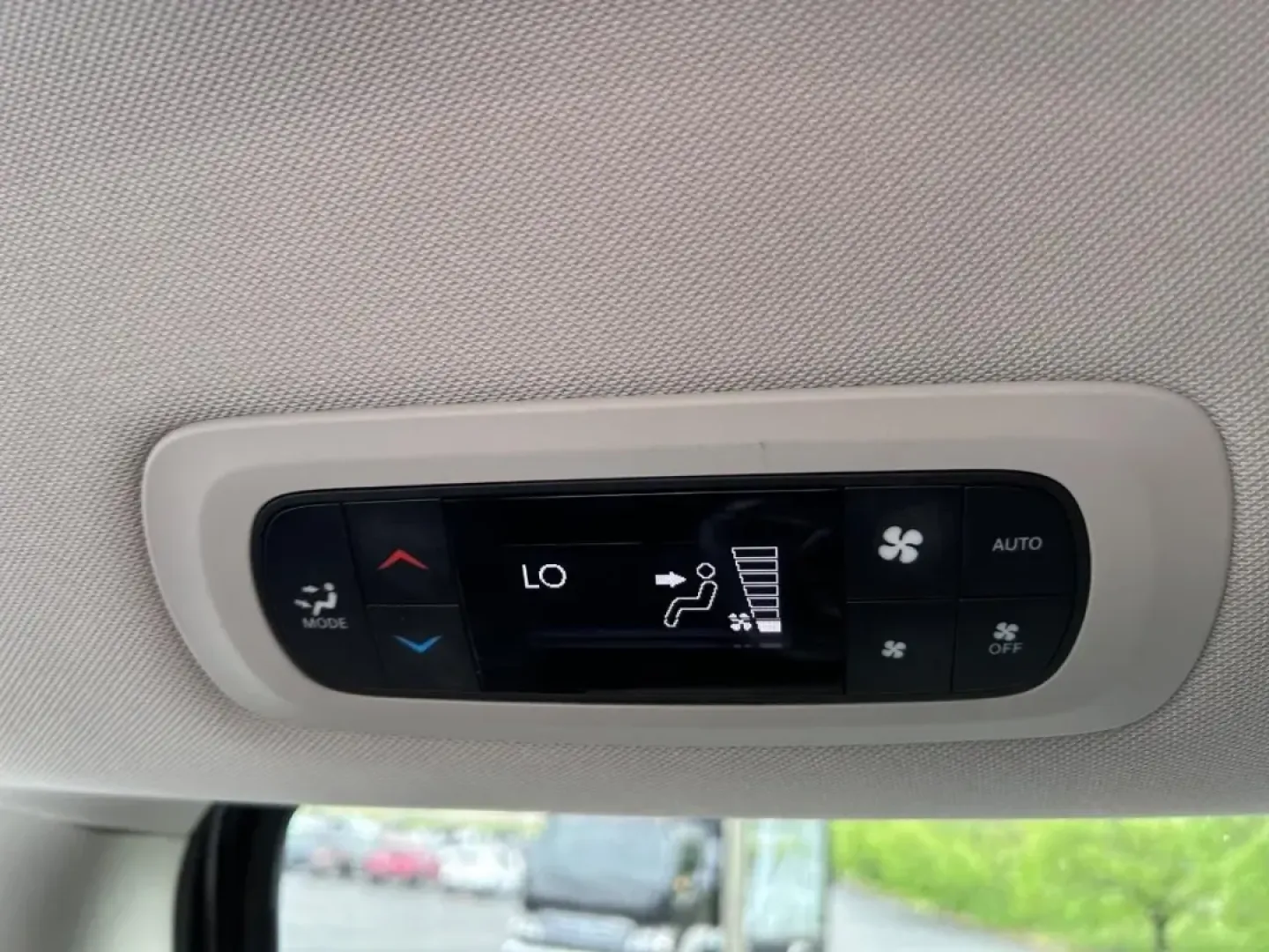 2022 /Black/Alloy/Black Leather Chrysler Pacifica Touring L (2C4RC1BG0NR) with an 3.6L V6 24V VVT UPG I engine, Automatic transmission, located at 970 Woodlawn Dr., Farmington, MO, 63640, (573) 431-7800, 37.825642, -90.468674 - **Discover the 2022 Chrysler Pacifica Touring L Your Family's Ultimate Adventure Companion!**<br /> <br /> Are you ready to elevate your family road trips and daily commutes to a whole new level? Look no further than the stunning **2022 Chrysler Pacifica Touring L**, a minivan designed for families - Photo#10