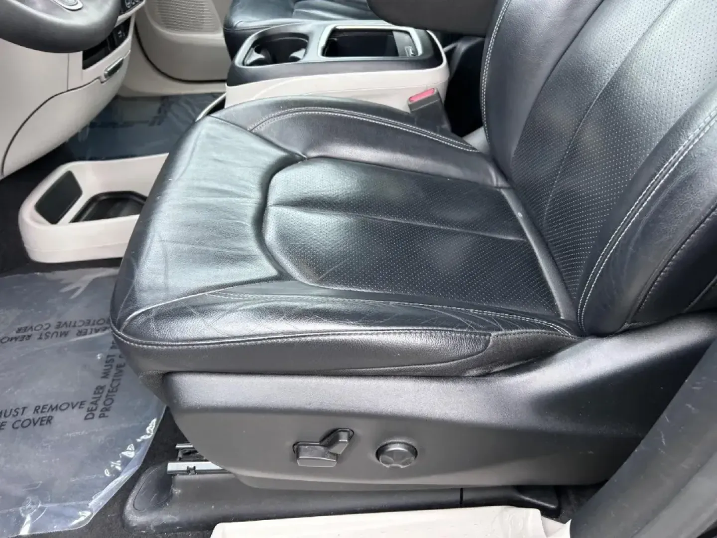 2022 /Black/Alloy/Black Leather Chrysler Pacifica Touring L (2C4RC1BG0NR) with an 3.6L V6 24V VVT UPG I engine, Automatic transmission, located at 970 Woodlawn Dr., Farmington, MO, 63640, (573) 431-7800, 37.825642, -90.468674 - **Discover the 2022 Chrysler Pacifica Touring L Your Family's Ultimate Adventure Companion!**<br /> <br /> Are you ready to elevate your family road trips and daily commutes to a whole new level? Look no further than the stunning **2022 Chrysler Pacifica Touring L**, a minivan designed for families - Photo#21