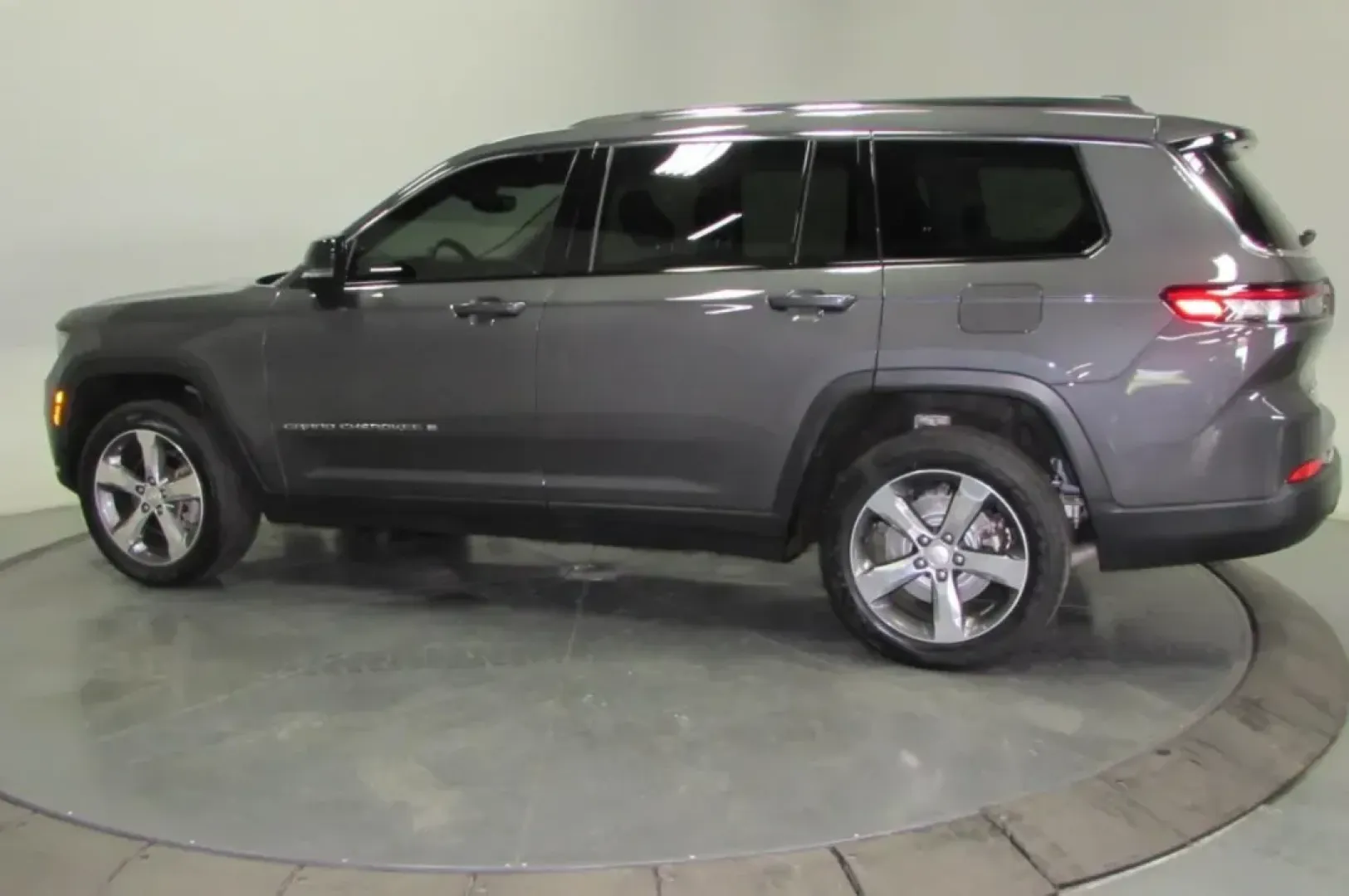 2022 /Global Black Leather Jeep Grand Cherokee Limited (1C4RJKBG1N8) with an Other engine, Automatic transmission, located at 12830 Highway 21, De Soto, MO, 63020, (636) 337-7777, 38.153099, -90.573624 - **Explore Your Next Adventure with the 2022 Jeep Grand Cherokee L Limited at Pettus CDJR DeSoto!**<br /> <br /> Are you ready to elevate your family trips, weekend adventures, or daily commutes? The 2022 Jeep Grand Cherokee L Limited is here to redefine your driving experience with its blend of luxu - Photo#1