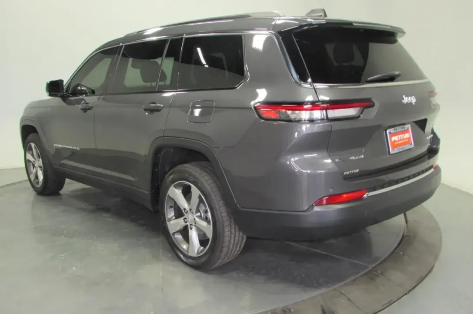 2022 /Global Black Leather Jeep Grand Cherokee Limited (1C4RJKBG1N8) with an Other engine, Automatic transmission, located at 12830 Highway 21, De Soto, MO, 63020, (636) 337-7777, 38.153099, -90.573624 - **Explore Your Next Adventure with the 2022 Jeep Grand Cherokee L Limited at Pettus CDJR DeSoto!**<br /> <br /> Are you ready to elevate your family trips, weekend adventures, or daily commutes? The 2022 Jeep Grand Cherokee L Limited is here to redefine your driving experience with its blend of luxu - Photo#2