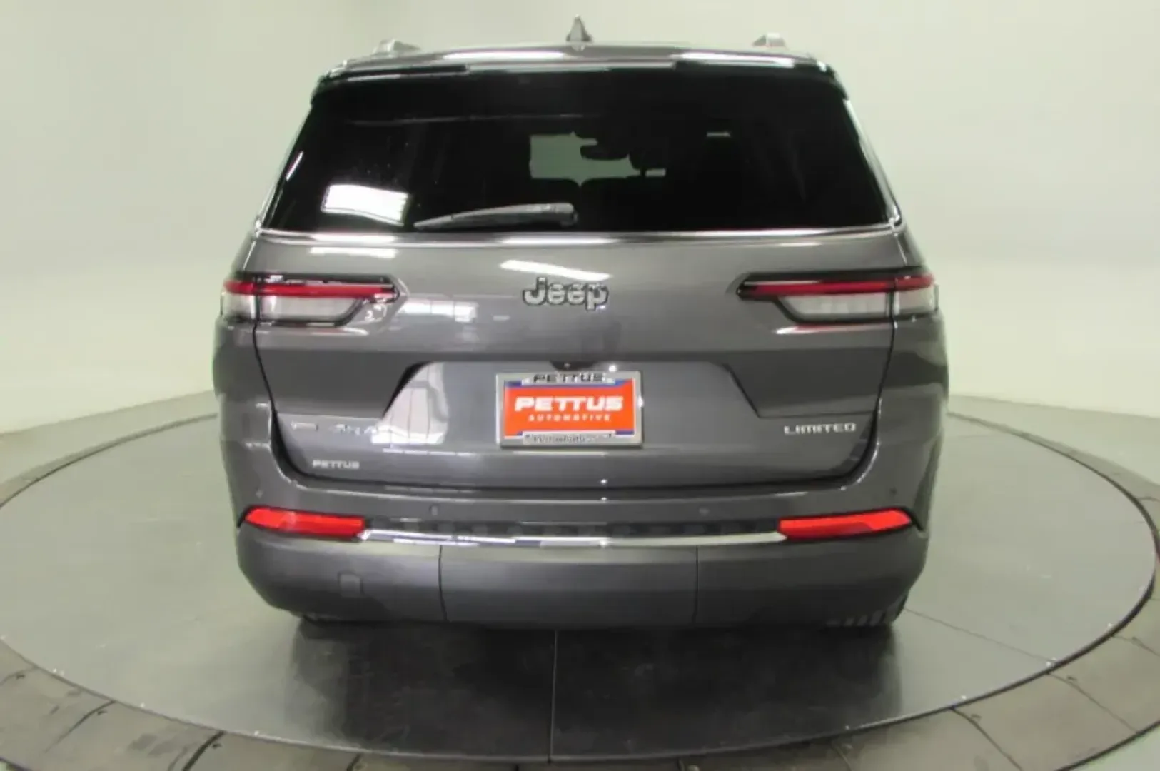 2022 /Global Black Leather Jeep Grand Cherokee Limited (1C4RJKBG1N8) with an Other engine, Automatic transmission, located at 12830 Highway 21, De Soto, MO, 63020, (636) 337-7777, 38.153099, -90.573624 - **Explore Your Next Adventure with the 2022 Jeep Grand Cherokee L Limited at Pettus CDJR DeSoto!**<br /> <br /> Are you ready to elevate your family trips, weekend adventures, or daily commutes? The 2022 Jeep Grand Cherokee L Limited is here to redefine your driving experience with its blend of luxu - Photo#3
