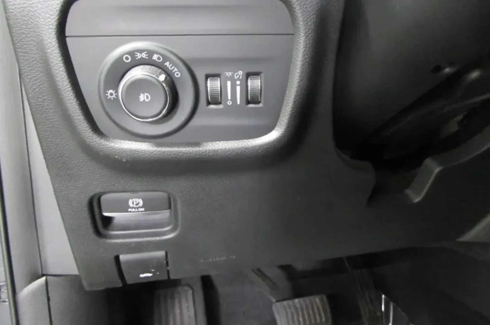 2022 /Global Black Leather Jeep Grand Cherokee Limited (1C4RJKBG1N8) with an Other engine, Automatic transmission, located at 12830 Highway 21, De Soto, MO, 63020, (636) 337-7777, 38.153099, -90.573624 - **Explore Your Next Adventure with the 2022 Jeep Grand Cherokee L Limited at Pettus CDJR DeSoto!**<br /> <br /> Are you ready to elevate your family trips, weekend adventures, or daily commutes? The 2022 Jeep Grand Cherokee L Limited is here to redefine your driving experience with its blend of luxu - Photo#10