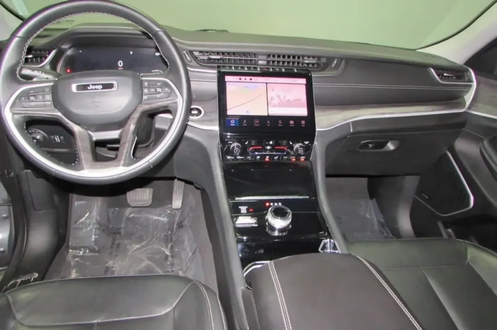 2022 /Global Black Leather Jeep Grand Cherokee Limited (1C4RJKBG1N8) with an Other engine, Automatic transmission, located at 12830 Highway 21, De Soto, MO, 63020, (636) 337-7777, 38.153099, -90.573624 - **Explore Your Next Adventure with the 2022 Jeep Grand Cherokee L Limited at Pettus CDJR DeSoto!**<br /> <br /> Are you ready to elevate your family trips, weekend adventures, or daily commutes? The 2022 Jeep Grand Cherokee L Limited is here to redefine your driving experience with its blend of luxu - Photo#19
