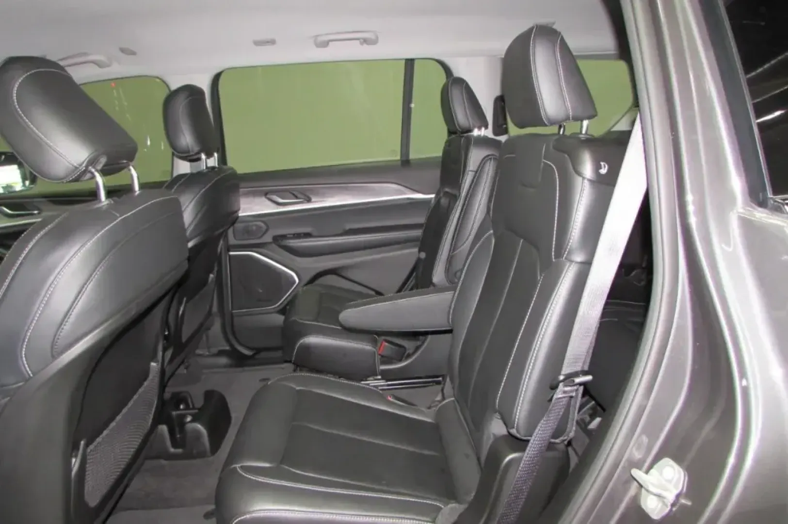 2022 /Global Black Leather Jeep Grand Cherokee Limited (1C4RJKBG1N8) with an Other engine, Automatic transmission, located at 12830 Highway 21, De Soto, MO, 63020, (636) 337-7777, 38.153099, -90.573624 - **Explore Your Next Adventure with the 2022 Jeep Grand Cherokee L Limited at Pettus CDJR DeSoto!**<br /> <br /> Are you ready to elevate your family trips, weekend adventures, or daily commutes? The 2022 Jeep Grand Cherokee L Limited is here to redefine your driving experience with its blend of luxu - Photo#21