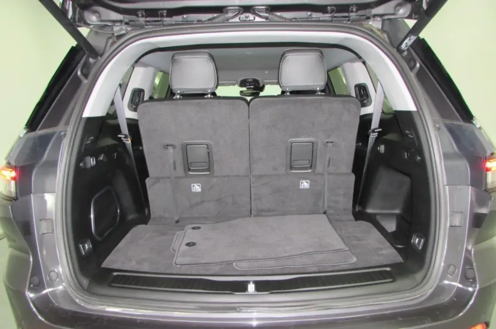 2022 /Global Black Leather Jeep Grand Cherokee Limited (1C4RJKBG1N8) with an Other engine, Automatic transmission, located at 12830 Highway 21, De Soto, MO, 63020, (636) 337-7777, 38.153099, -90.573624 - **Explore Your Next Adventure with the 2022 Jeep Grand Cherokee L Limited at Pettus CDJR DeSoto!**<br /> <br /> Are you ready to elevate your family trips, weekend adventures, or daily commutes? The 2022 Jeep Grand Cherokee L Limited is here to redefine your driving experience with its blend of luxu - Photo#24