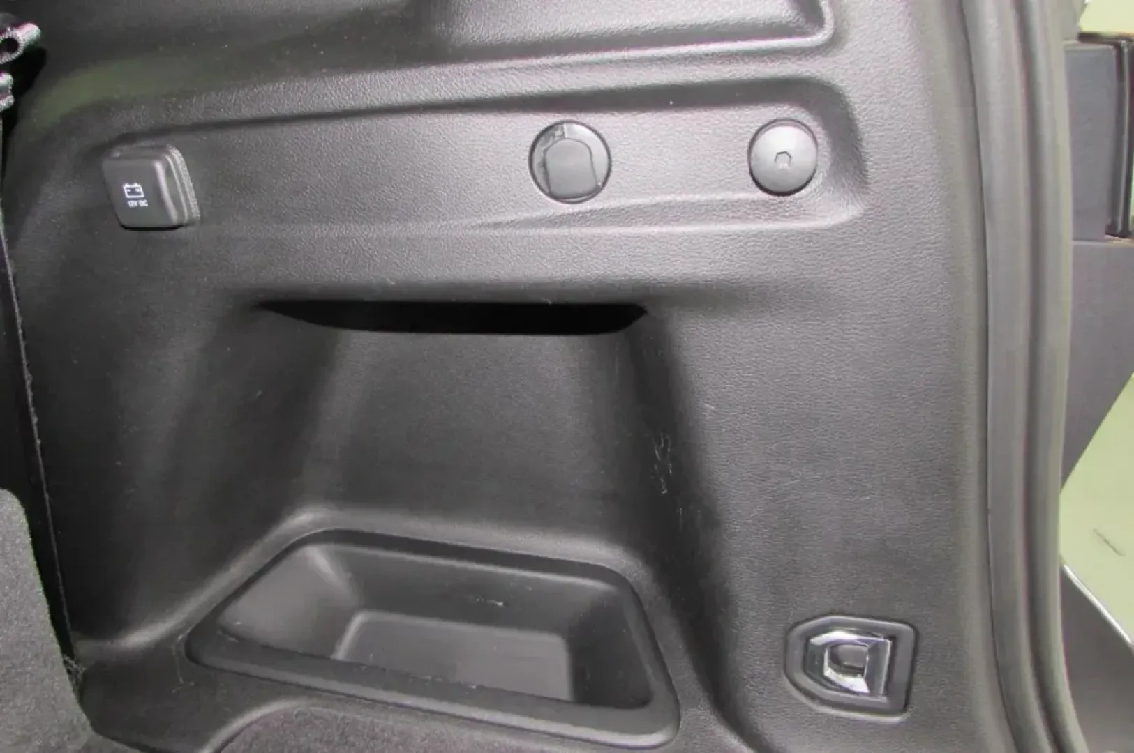2022 /Global Black Leather Jeep Grand Cherokee Limited (1C4RJKBG1N8) with an Other engine, Automatic transmission, located at 12830 Highway 21, De Soto, MO, 63020, (636) 337-7777, 38.153099, -90.573624 - **Explore Your Next Adventure with the 2022 Jeep Grand Cherokee L Limited at Pettus CDJR DeSoto!**<br /> <br /> Are you ready to elevate your family trips, weekend adventures, or daily commutes? The 2022 Jeep Grand Cherokee L Limited is here to redefine your driving experience with its blend of luxu - Photo#26