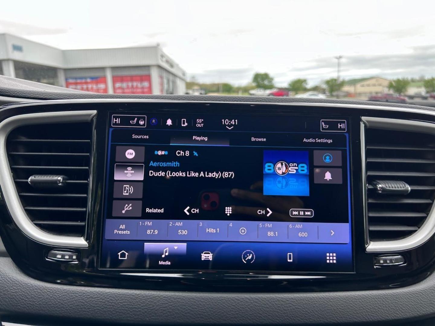 2022 /Black/Alloy/Black Leather Chrysler Pacifica Touring L (2C4RC1BG8NR) with an 3.6L V6 24V VVT UPG I engine, Automatic transmission, located at 970 Woodlawn Dr., Farmington, MO, 63640, (573) 431-7800, 37.825642, -90.468674 - USED 2022 Chrysler Pacifica Touring L from Pettus CDJR Farmington, Farmington MO. - Photo#16