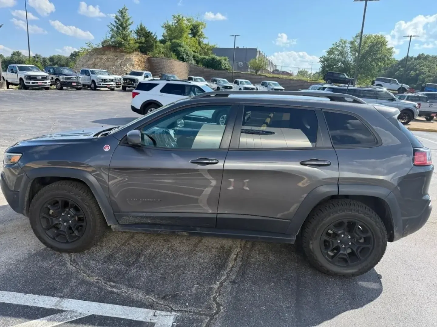 2019 /Black Jeep Cherokee Trailhawk (1C4PJMBX4KD) with an Other engine, located at 12836 Highway 21, De Soto, MO, 63020, (636) 337-7777, 38.151867, -90.575615 - Are you ready to elevate your weekend adventures while enjoying the perks of a reliable everyday vehicle? Look no further than this stunning 2019 Jeep Cherokee, available now at Pettus Ford De Soto. Located at 12836 Missouri Hwy 21, De Soto, MO 63020, our dealership specializes in quality used vehic - Photo#1