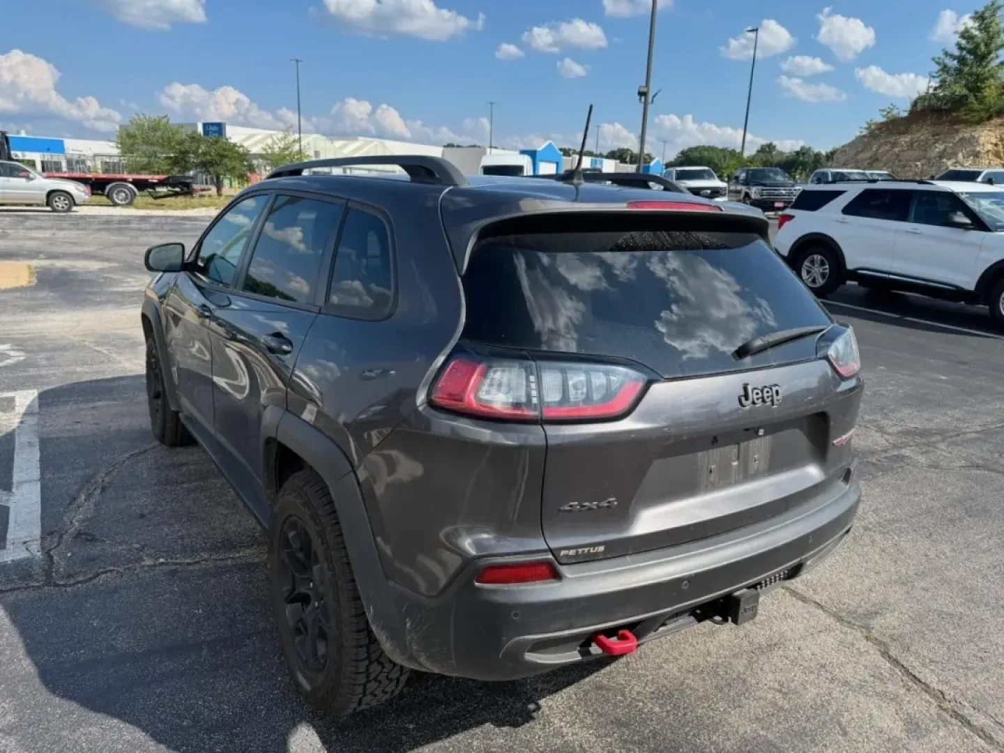 2019 /Black Jeep Cherokee Trailhawk (1C4PJMBX4KD) with an Other engine, located at 12836 Highway 21, De Soto, MO, 63020, (636) 337-7777, 38.151867, -90.575615 - Are you ready to elevate your weekend adventures while enjoying the perks of a reliable everyday vehicle? Look no further than this stunning 2019 Jeep Cherokee, available now at Pettus Ford De Soto. Located at 12836 Missouri Hwy 21, De Soto, MO 63020, our dealership specializes in quality used vehic - Photo#2