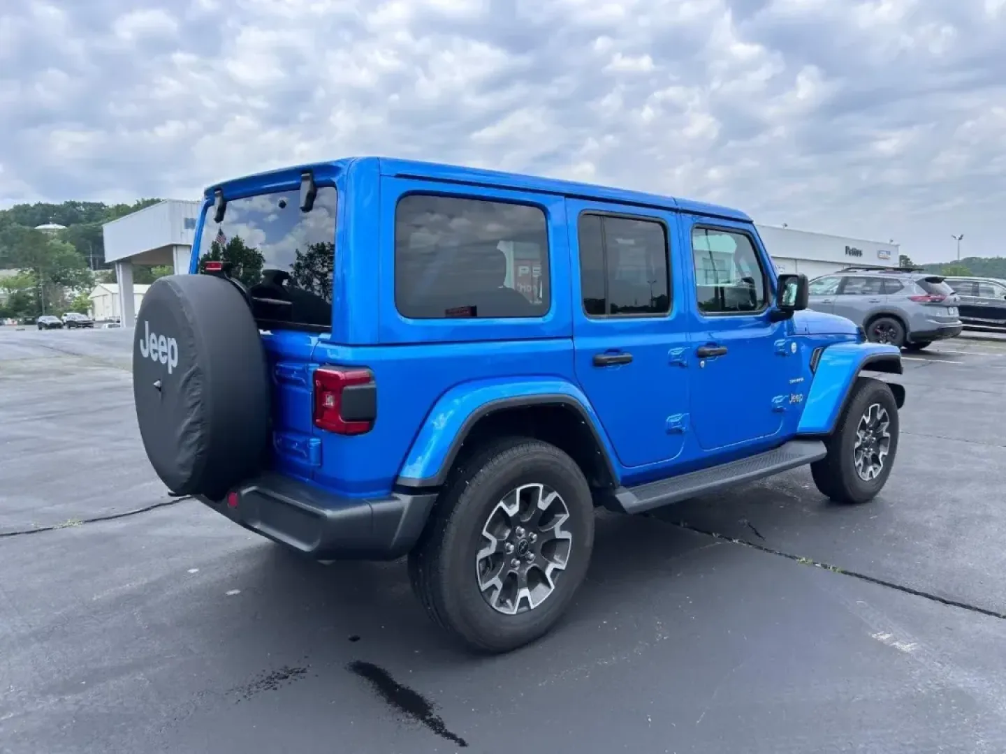2024 /Black Leather Jeep Wrangler Sahara (1C4PJXEN7RW) with an 2.0L I4 DOHC DI Turbo engine, Automatic transmission, located at 970 Woodlawn Dr., Farmington, MO, 63640, (573) 431-7800, 37.825642, -90.468674 - **Explore the Thrilling Outdoors with the 2024 Jeep Wrangler Sahara at Pettus CDJR Farmington!**<br /> <br /> Are you ready to elevate your adventures? Whether you're navigating your daily commute or hitting the trails for a weekend getaway, the 2024 Jeep Wrangler Sahara is your ultimate companion. - Photo#2