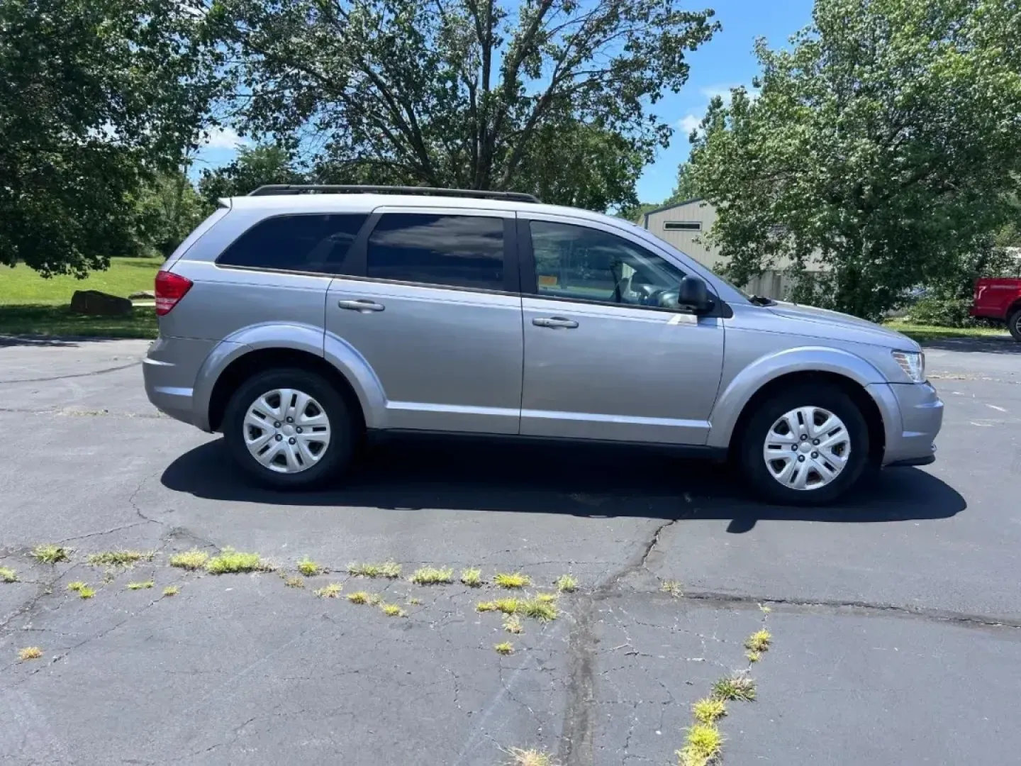 2018 /Black Cloth Dodge Journey SE (3C4PDCABXJT) with an 2.4L I4 DOHC 16V Dual VVT engine, Automatic transmission, located at 970 Woodlawn Dr., Farmington, MO, 63640, (573) 431-7800, 37.825642, -90.468674 - Are you ready to elevate your family adventures, weekend getaways, or daily commutes? Look no further than this exceptional **2018 Dodge Journey SE** available at **Pettus CDJR Farmington** in **Farmington, MO**! With its spacious interior and versatile features, this SUV is perfect for growing fami - Photo#1