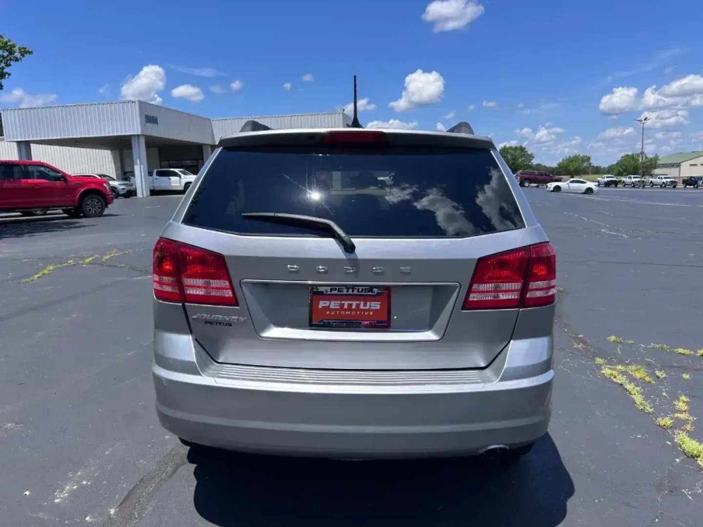 2018 /Black Cloth Dodge Journey SE (3C4PDCABXJT) with an 2.4L I4 DOHC 16V Dual VVT engine, Automatic transmission, located at 970 Woodlawn Dr., Farmington, MO, 63640, (573) 431-7800, 37.825642, -90.468674 - Are you ready to elevate your family adventures, weekend getaways, or daily commutes? Look no further than this exceptional **2018 Dodge Journey SE** available at **Pettus CDJR Farmington** in **Farmington, MO**! With its spacious interior and versatile features, this SUV is perfect for growing fami - Photo#3