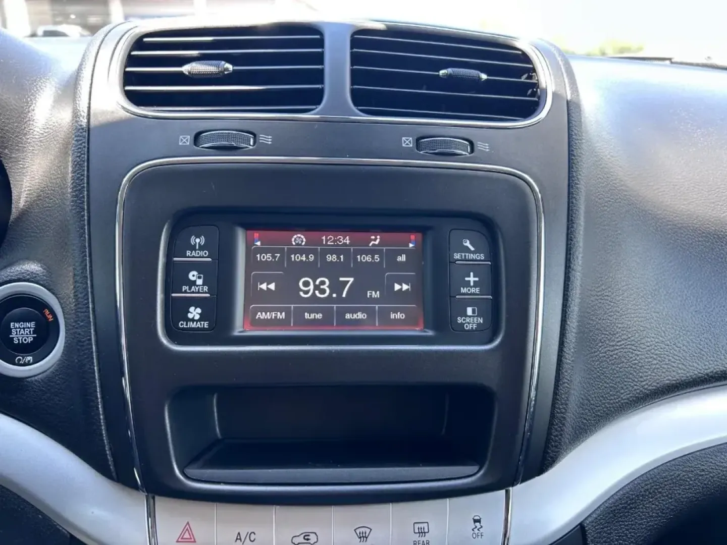 2018 /Black Cloth Dodge Journey SE (3C4PDCABXJT) with an 2.4L I4 DOHC 16V Dual VVT engine, Automatic transmission, located at 970 Woodlawn Dr., Farmington, MO, 63640, (573) 431-7800, 37.825642, -90.468674 - Are you ready to elevate your family adventures, weekend getaways, or daily commutes? Look no further than this exceptional **2018 Dodge Journey SE** available at **Pettus CDJR Farmington** in **Farmington, MO**! With its spacious interior and versatile features, this SUV is perfect for growing fami - Photo#14