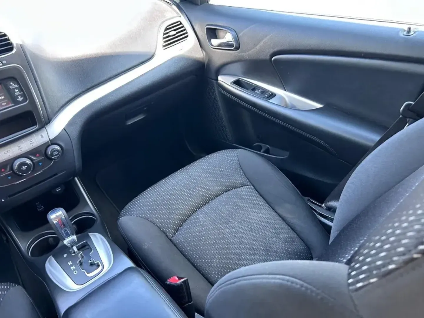 2018 /Black Cloth Dodge Journey SE (3C4PDCABXJT) with an 2.4L I4 DOHC 16V Dual VVT engine, Automatic transmission, located at 970 Woodlawn Dr., Farmington, MO, 63640, (573) 431-7800, 37.825642, -90.468674 - Are you ready to elevate your family adventures, weekend getaways, or daily commutes? Look no further than this exceptional **2018 Dodge Journey SE** available at **Pettus CDJR Farmington** in **Farmington, MO**! With its spacious interior and versatile features, this SUV is perfect for growing fami - Photo#17