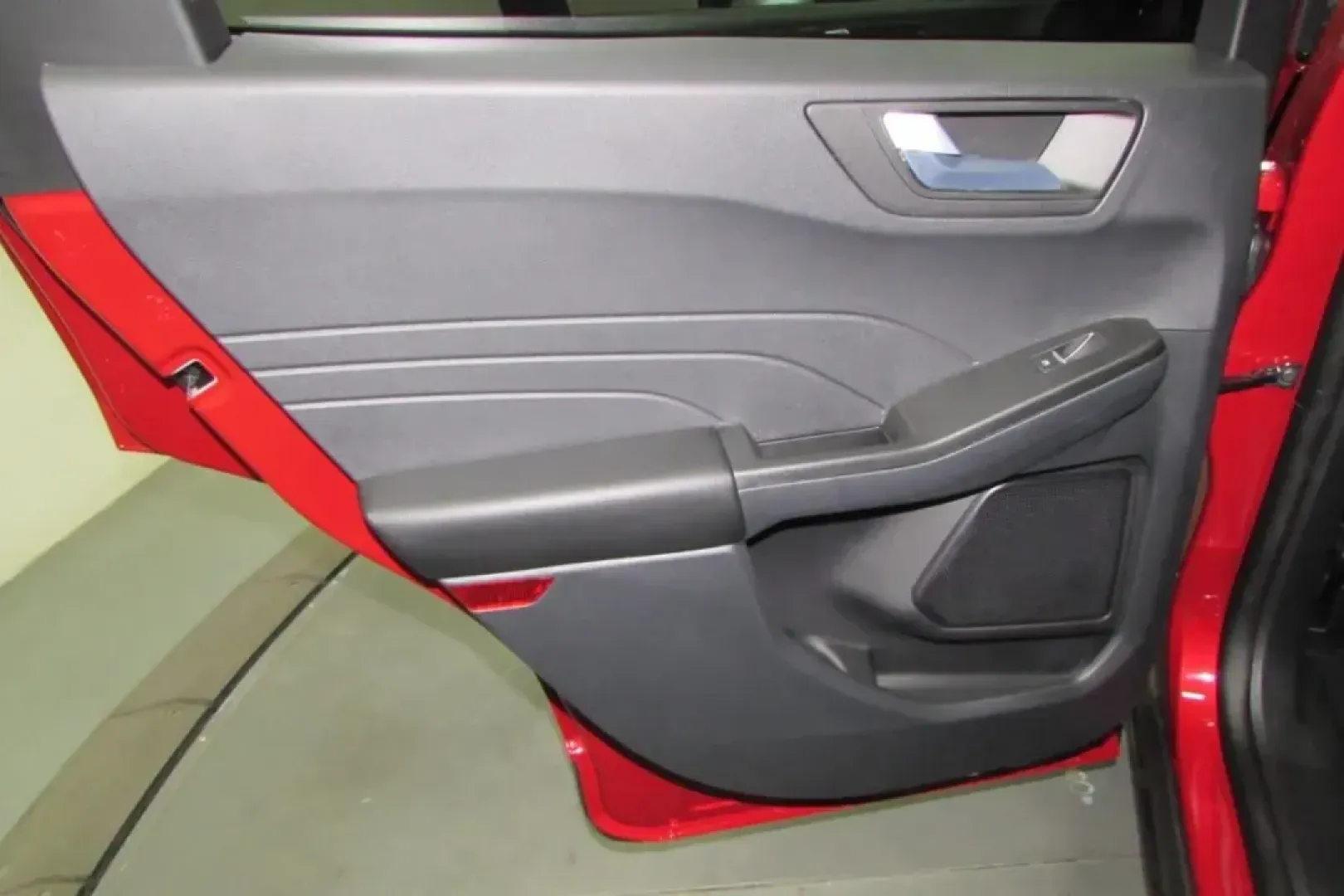 2025 /Ebony Leather Trimmed Ford Escape Hybrid ST-Line Select (1FMCU9NZ4SU) with an 2.5L iVCT Atkinson Cycle I-4 Hybrid engine, located at 12836 Highway 21, De Soto, MO, 63020, (636) 337-7777, 38.151867, -90.575615 - NEW 2025 Ford Escape Hybrid ST-Line Select from Pettus Ford De Soto, De Soto MO. - Photo#21