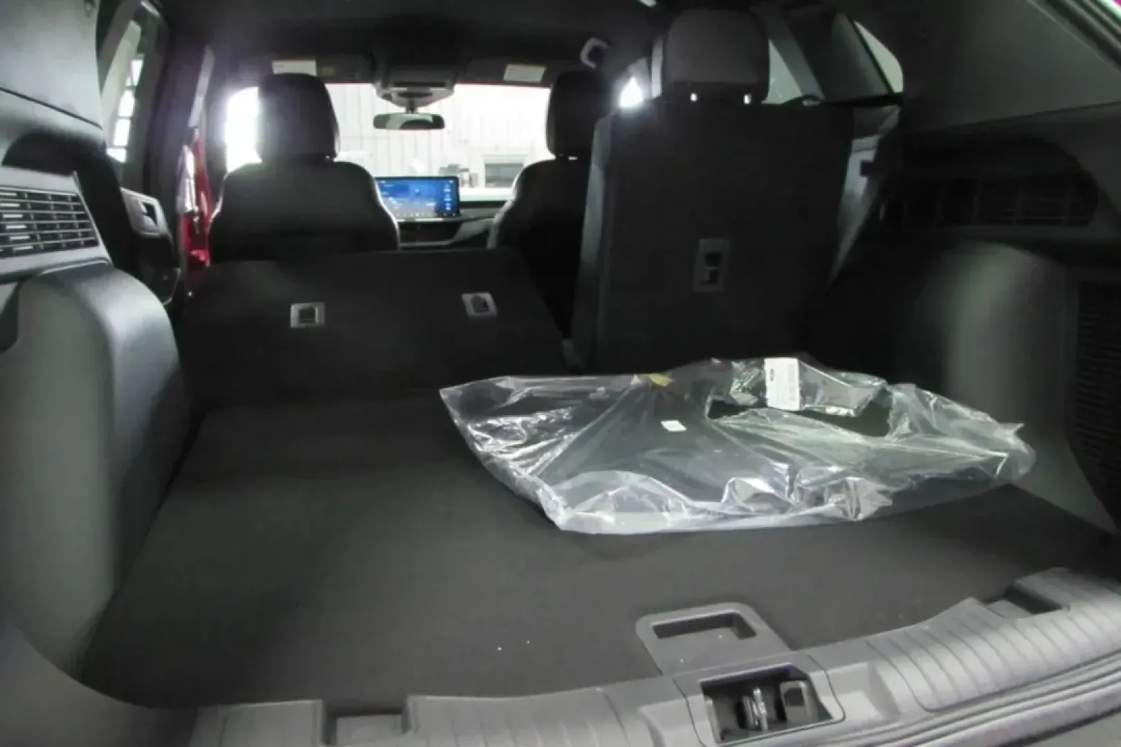 2025 /Ebony Leather Trimmed Ford Escape Hybrid ST-Line Select (1FMCU9NZ4SU) with an 2.5L iVCT Atkinson Cycle I-4 Hybrid engine, located at 12836 Highway 21, De Soto, MO, 63020, (636) 337-7777, 38.151867, -90.575615 - NEW 2025 Ford Escape Hybrid ST-Line Select from Pettus Ford De Soto, De Soto MO. - Photo#26