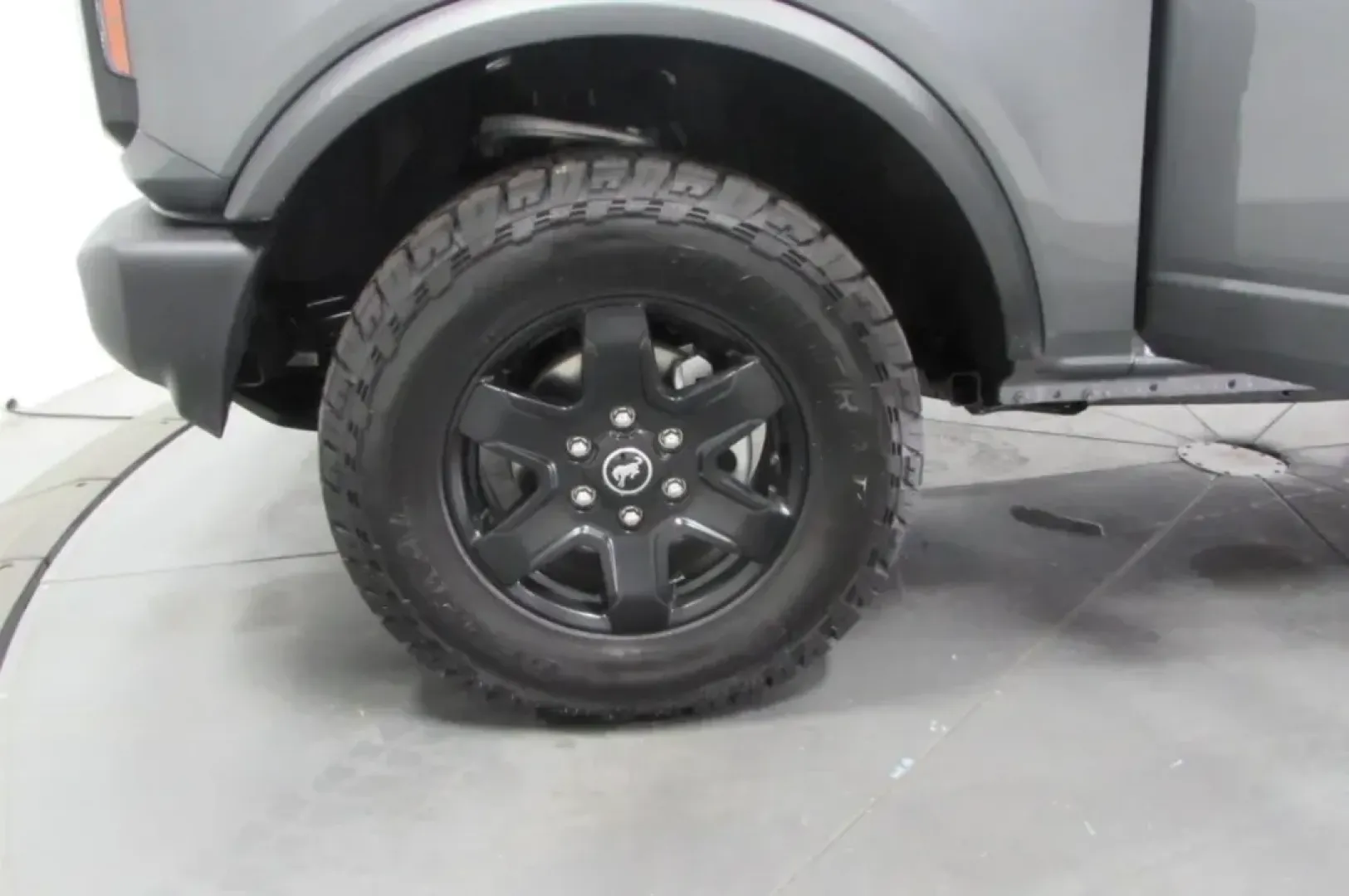 2025 /Dark Gray w/Black Onyx Leather Ford Bronco Big Bend (1FMDE7BH0SL) with an 2.3L EcoBoost I-4 engine, located at 12836 Highway 21, De Soto, MO, 63020, (636) 337-7777, 38.151867, -90.575615 - **Unleash Adventure with the 2025 Ford Bronco Big Bend at Pettus Ford De Soto!**<br /> <br /> Are you ready to take your weekends to the next level? Picture this: you and your family, friends, or adventurous spirit take off on an exhilarating road trip or off-road excursion in a rugged yet stylish v - Photo#9