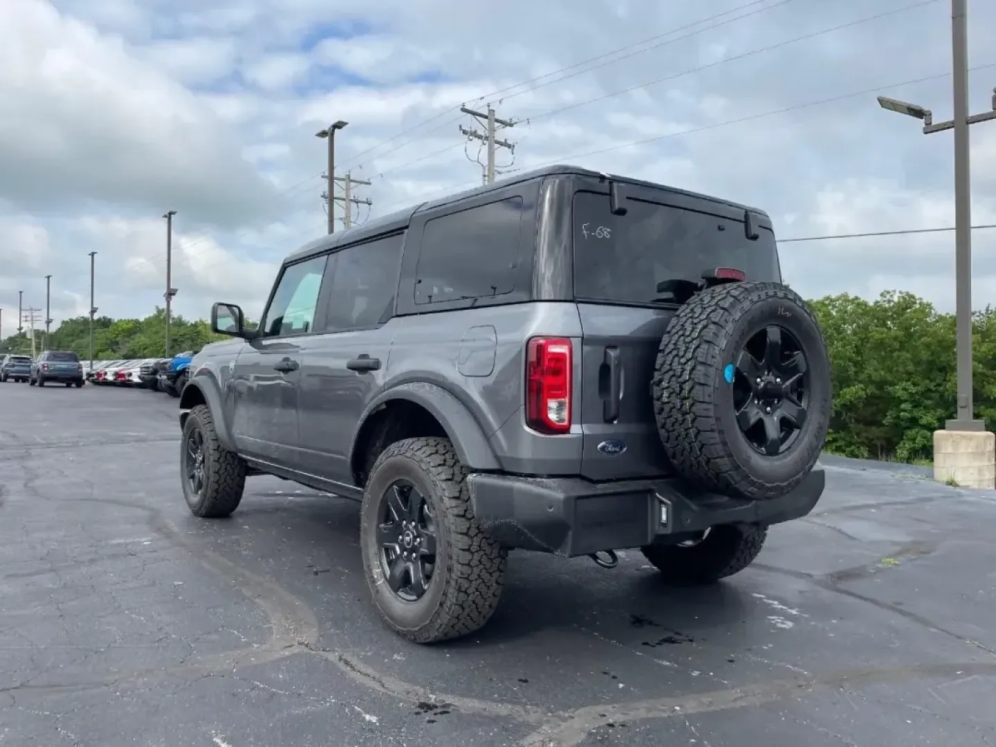 2025 /Dark Gray w/Black Onyx Leather Ford Bronco Big Bend (1FMDE7BH0SL) with an 2.3L EcoBoost I-4 engine, located at 12836 Highway 21, De Soto, MO, 63020, (636) 337-7777, 38.151867, -90.575615 - **Unleash Adventure with the 2025 Ford Bronco Big Bend at Pettus Ford De Soto!**<br /> <br /> Are you ready to take your weekends to the next level? Picture this: you and your family, friends, or adventurous spirit take off on an exhilarating road trip or off-road excursion in a rugged yet stylish v - Photo#32