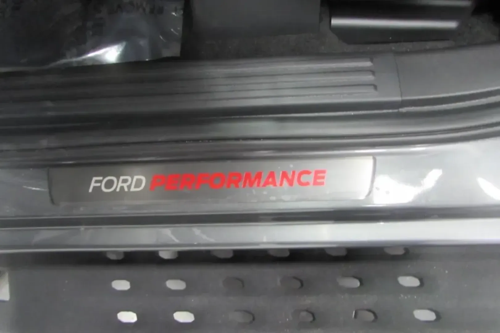 2025 /Ebony Leather Ford Ranger Raptor (1FTER4LR0SL) with an 3.0L EcoBoost V6 engine, Automatic transmission, located at 12836 Highway 21, De Soto, MO, 63020, (636) 337-7777, 38.151867, -90.575615 - NEW 2025 Ford Ranger Raptor from Pettus Ford De Soto, De Soto MO. - Photo#16