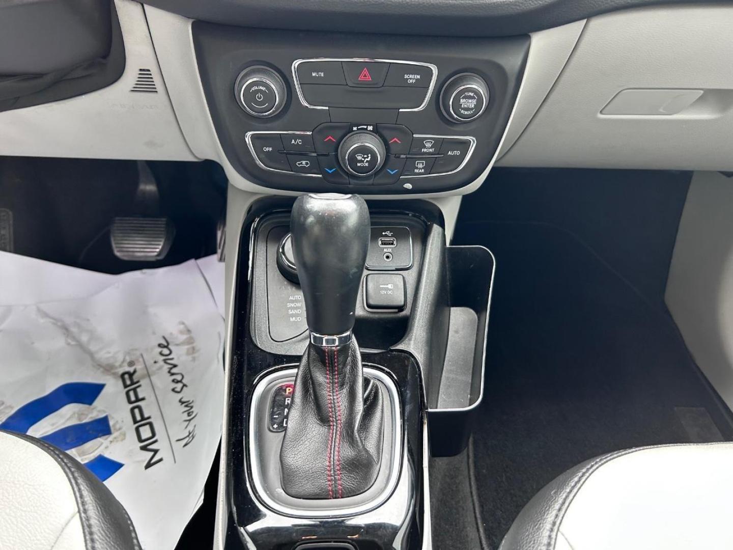 2018 /Ski Gray/Black Leather Jeep Compass Limited (3C4NJDCB2JT) with an 2.4L I4 Zero Evap M-Air engine, Automatic transmission, located at 970 Woodlawn Dr., Farmington, MO, 63640, (573) 431-7800, 37.825642, -90.468674 - USED 2018 Jeep Compass Limited from Pettus CDJR Farmington, Farmington MO. - Photo#16