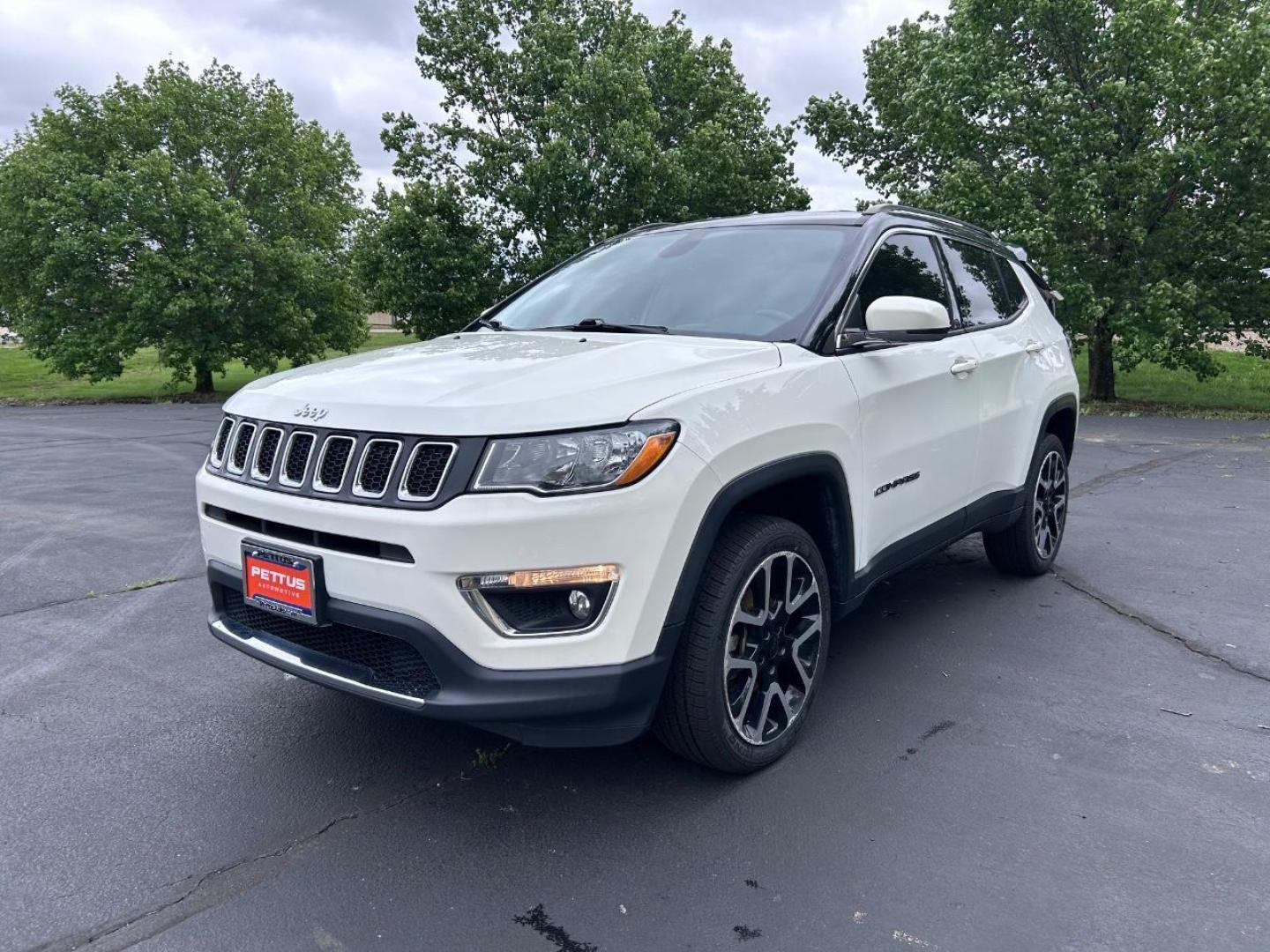 2018 /Ski Gray/Black Leather Jeep Compass Limited (3C4NJDCB2JT) with an 2.4L I4 Zero Evap M-Air engine, Automatic transmission, located at 970 Woodlawn Dr., Farmington, MO, 63640, (573) 431-7800, 37.825642, -90.468674 - USED 2018 Jeep Compass Limited from Pettus CDJR Farmington, Farmington MO. - Photo#7