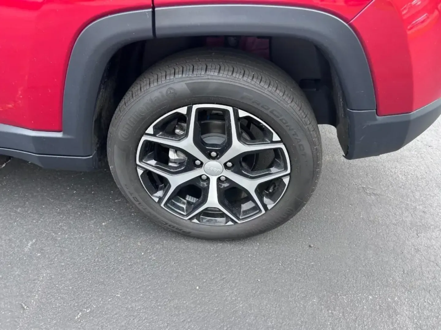2024 /Black Leather Jeep Compass Limited (3C4NJDCNXRT) with an 2.0L I4 DOHC DI Turbo engine, Automatic transmission, located at 970 Woodlawn Dr., Farmington, MO, 63640, (573) 431-7800, 37.825642, -90.468674 - **Explore the Adventure with this 2024 Jeep Compass Limited Perfect for Your Next Journey!**<br /> <br /> Are you ready to elevate your driving experience and embrace the great outdoors? Meet the 2024 Jeep Compass Limited, a striking red hot pearlcoat SUV designed not just for daily commutes but fo - Photo#4