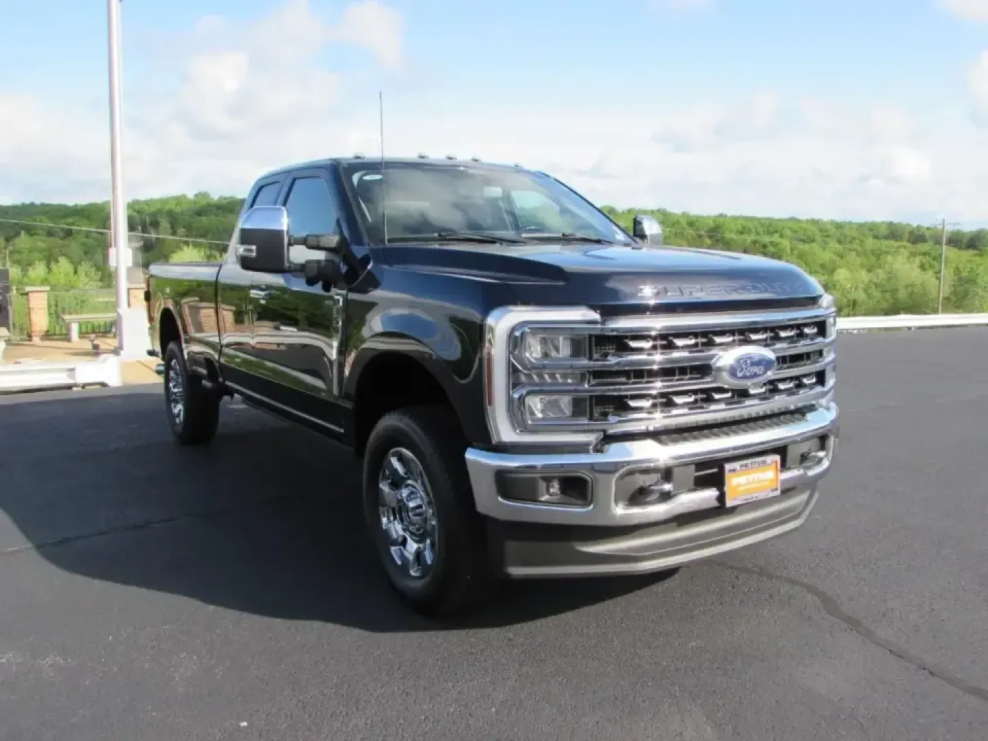 2024 /Black Onyx Ford F-350SD Lariat (1FT8X3BN1RE) with an 7.3L V8 OHV 16V engine, 6A transmission, located at 12836 Highway 21, De Soto, MO, 63020, (636) 337-7777, 38.151867, -90.575615 - When your weekends revolve around hauling, towing, and getting the job (or the adventure) done without second-guessing your truck, this 2024 Ford F-350 Super Duty Lariat is built for the lifestyle. Whether you're pulling a trailer out toward the backroads, loading up supplies for a worksite, or plan - Photo#0